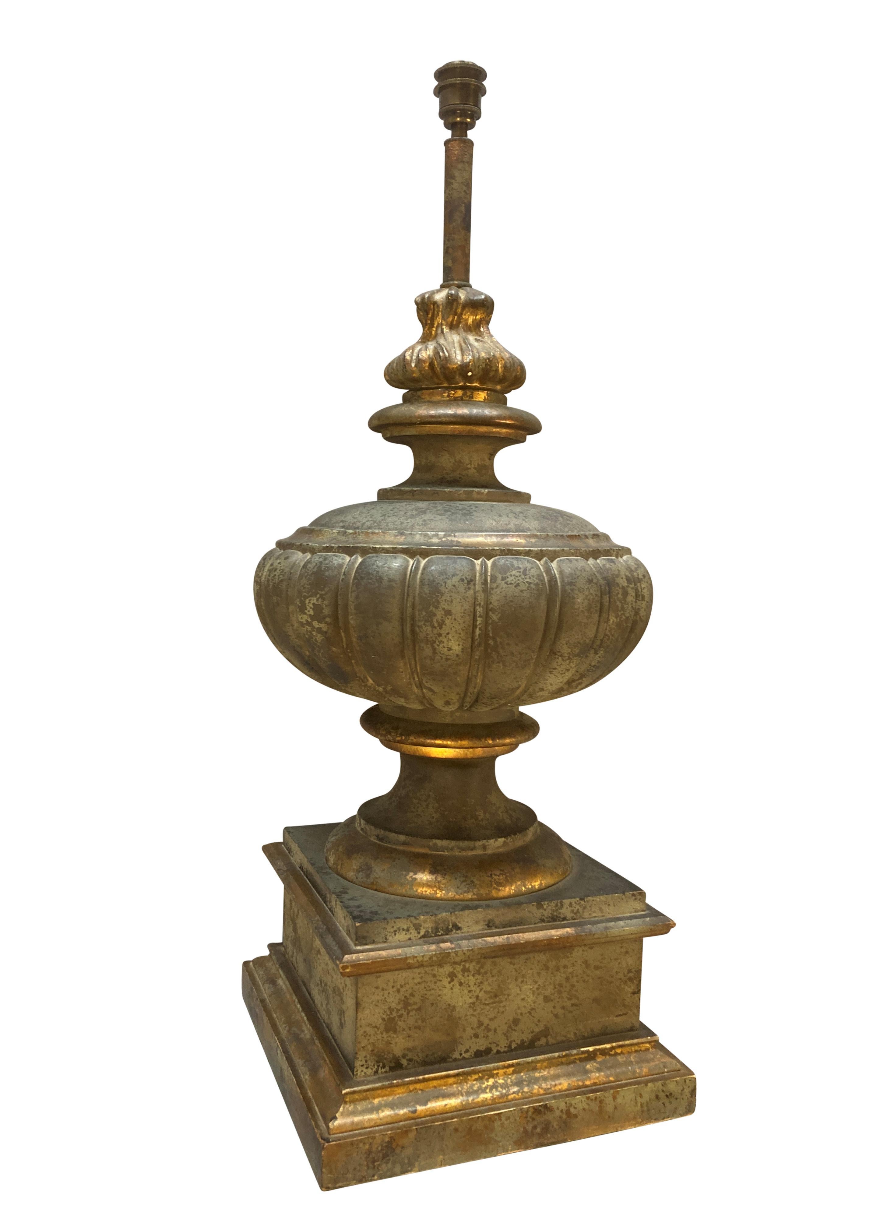 Large Pair Of Faux Bronze Classical Urn Lamps Bon état - En vente à Kent, Dover