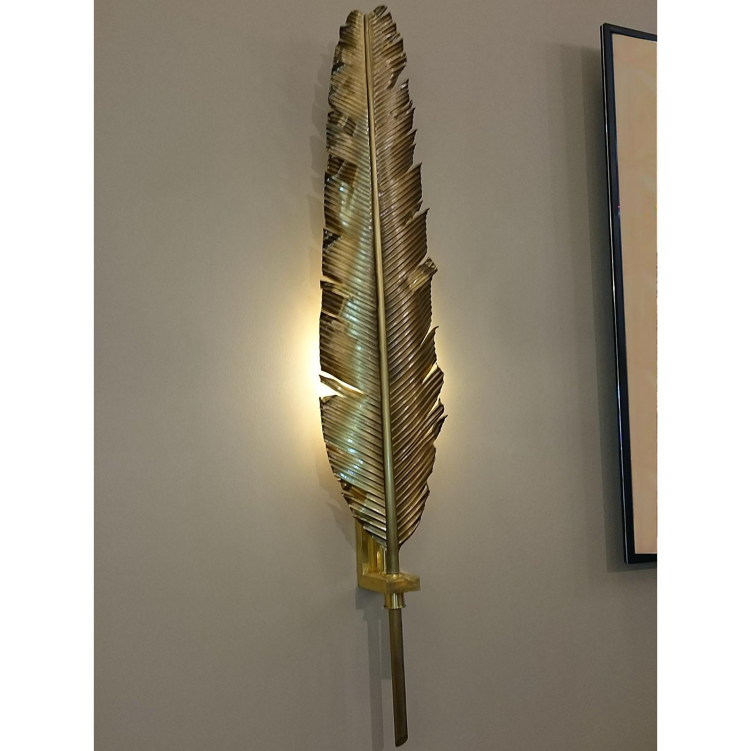 Large Pair of Feather Brass Sconces in the Manner of Maison Jansen In New Condition For Sale In Bochum, NRW