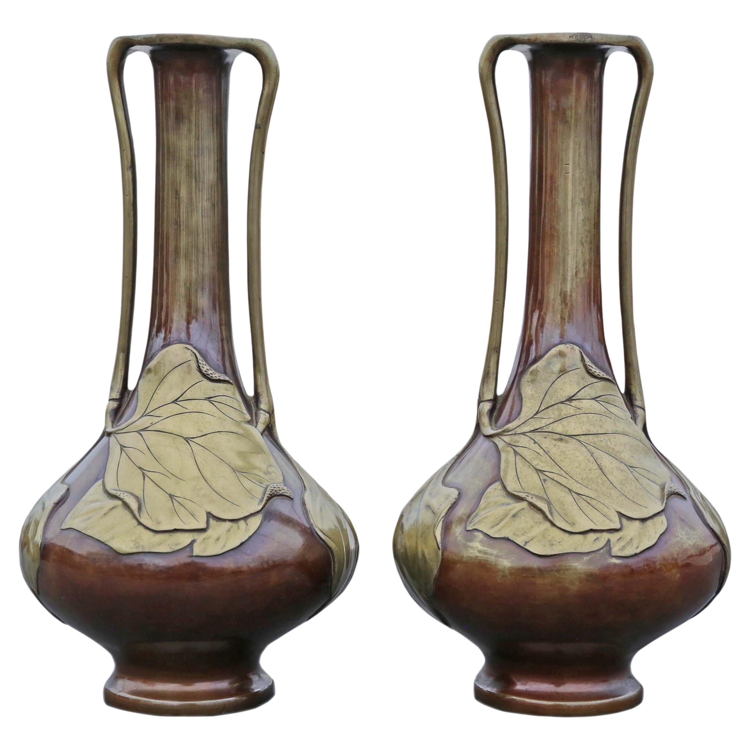 Grande paire de vases japonais Meiji en métal mélangé de qualité supérieure, anciens, vers 1910