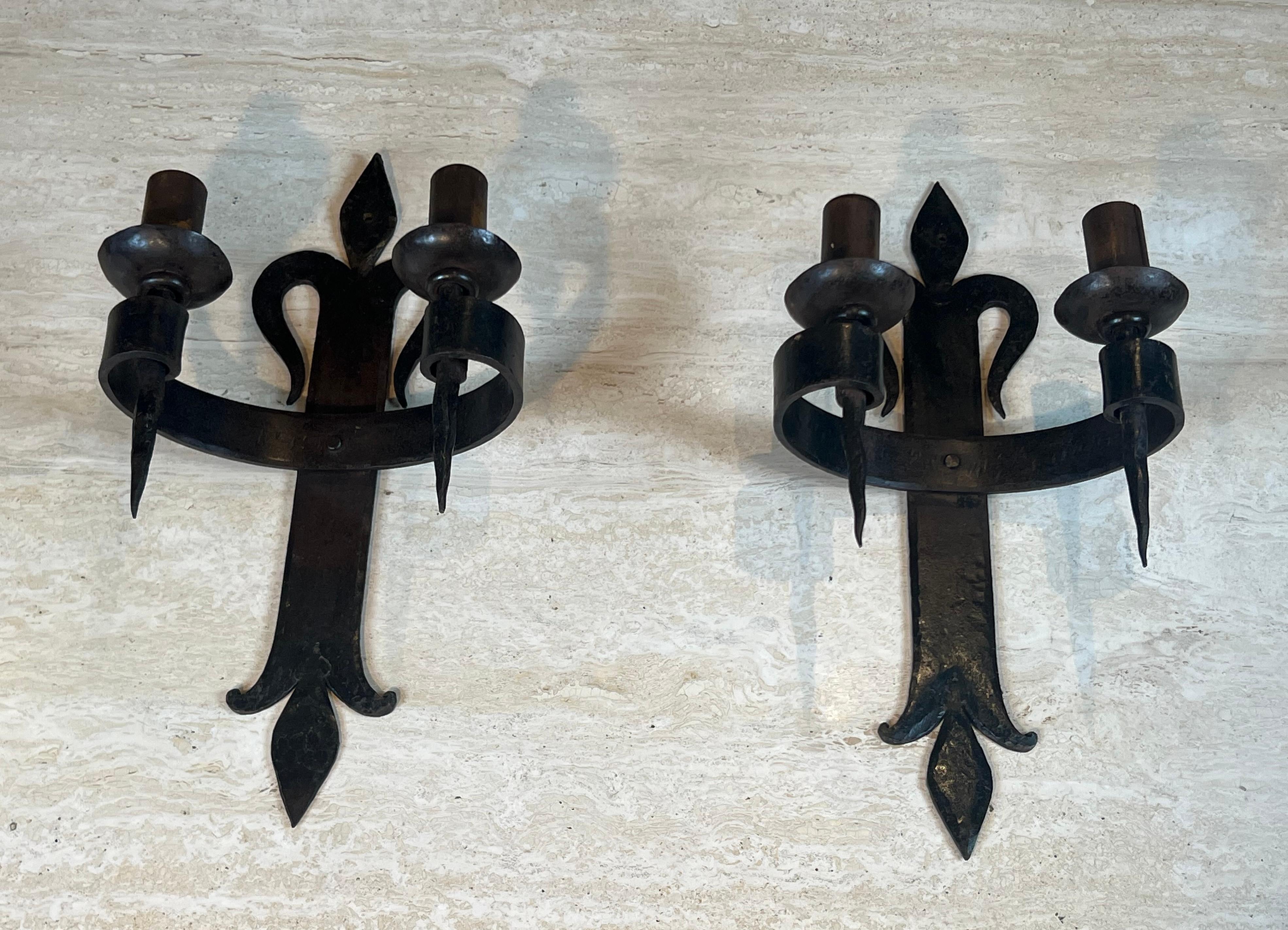 Grande paire d'appliques 