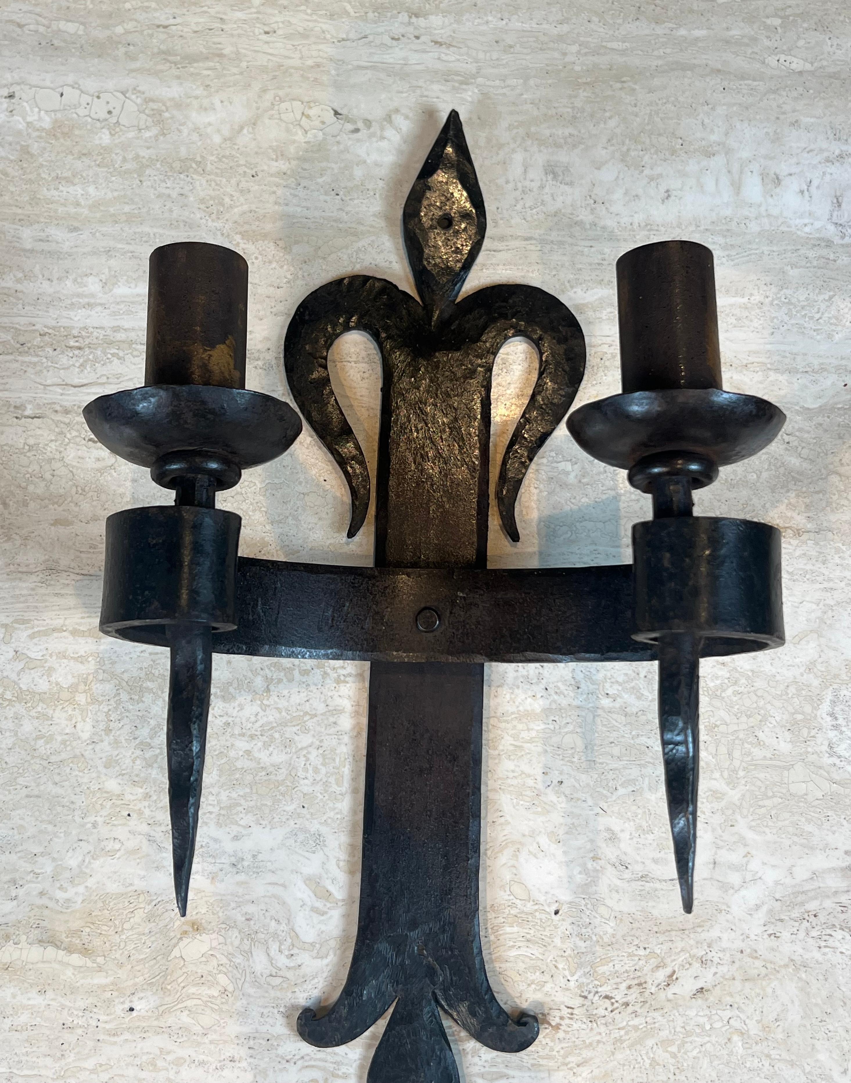 Fer Grande paire d'appliques 