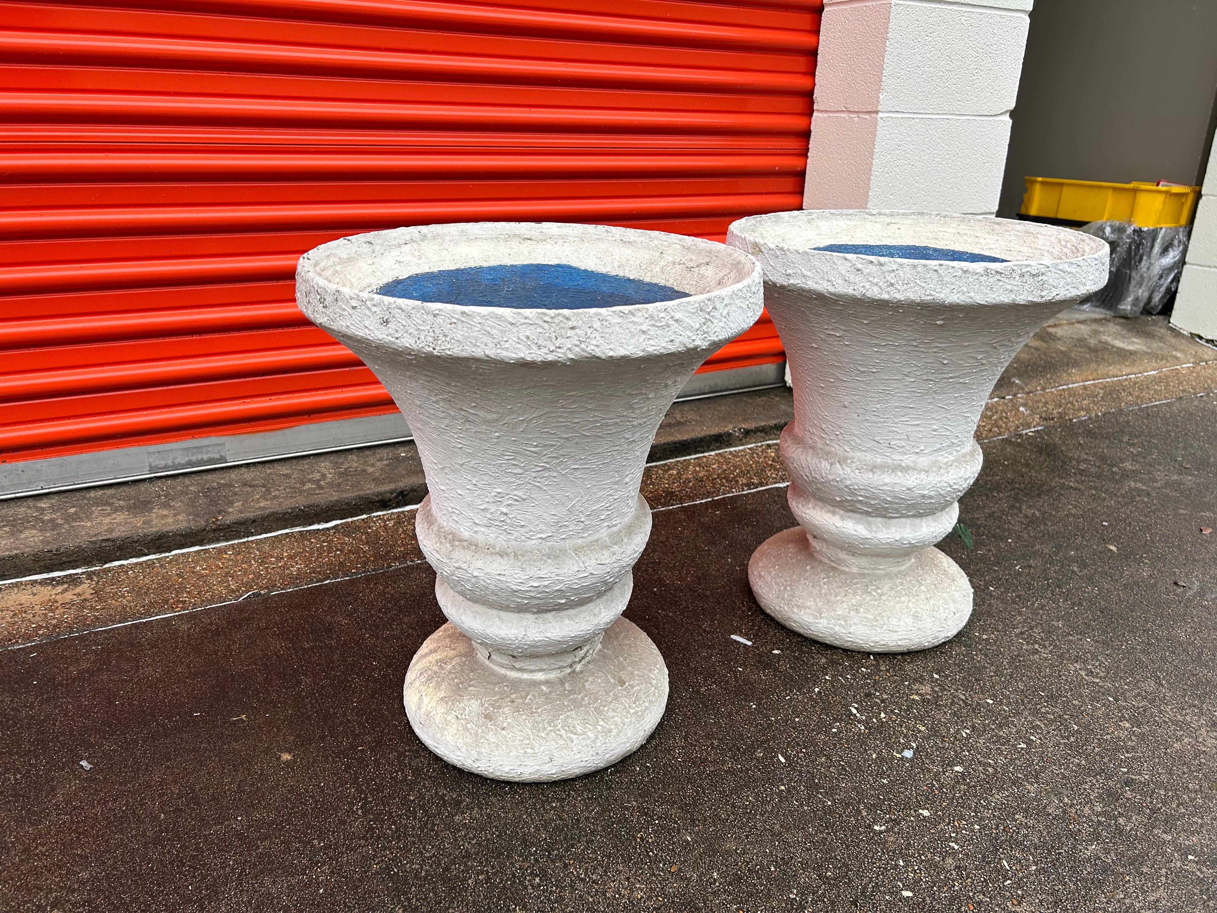 Grande paire d'urnes de jardin Art déco françaises Bon état - En vente à Houston, TX