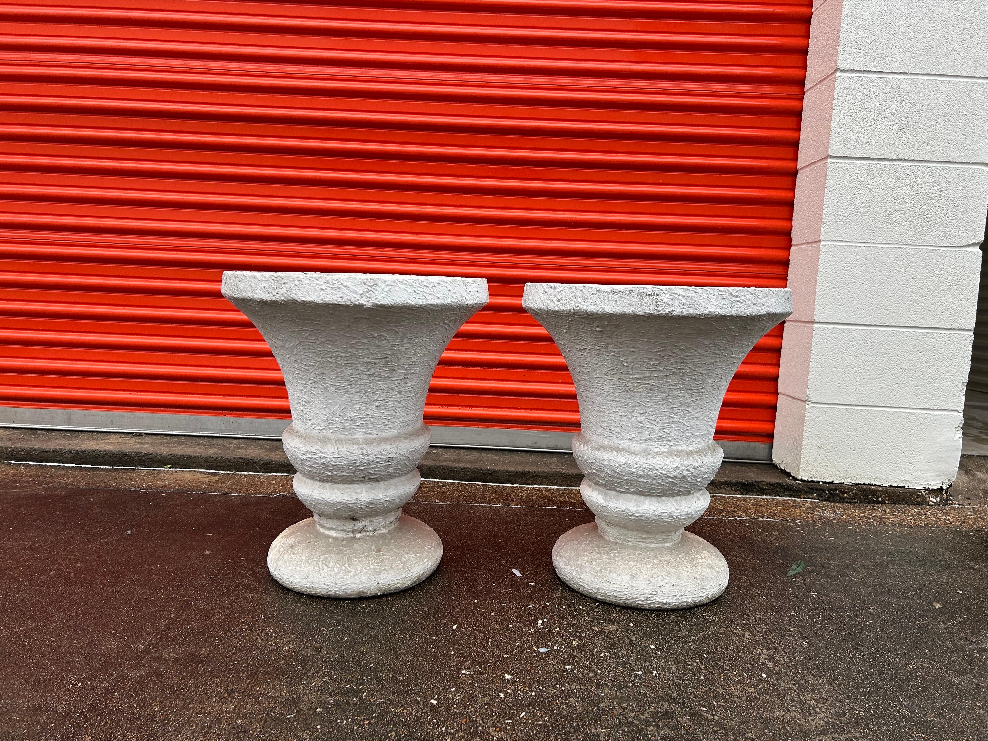Grande paire d'urnes de jardin Art déco françaises en vente 3