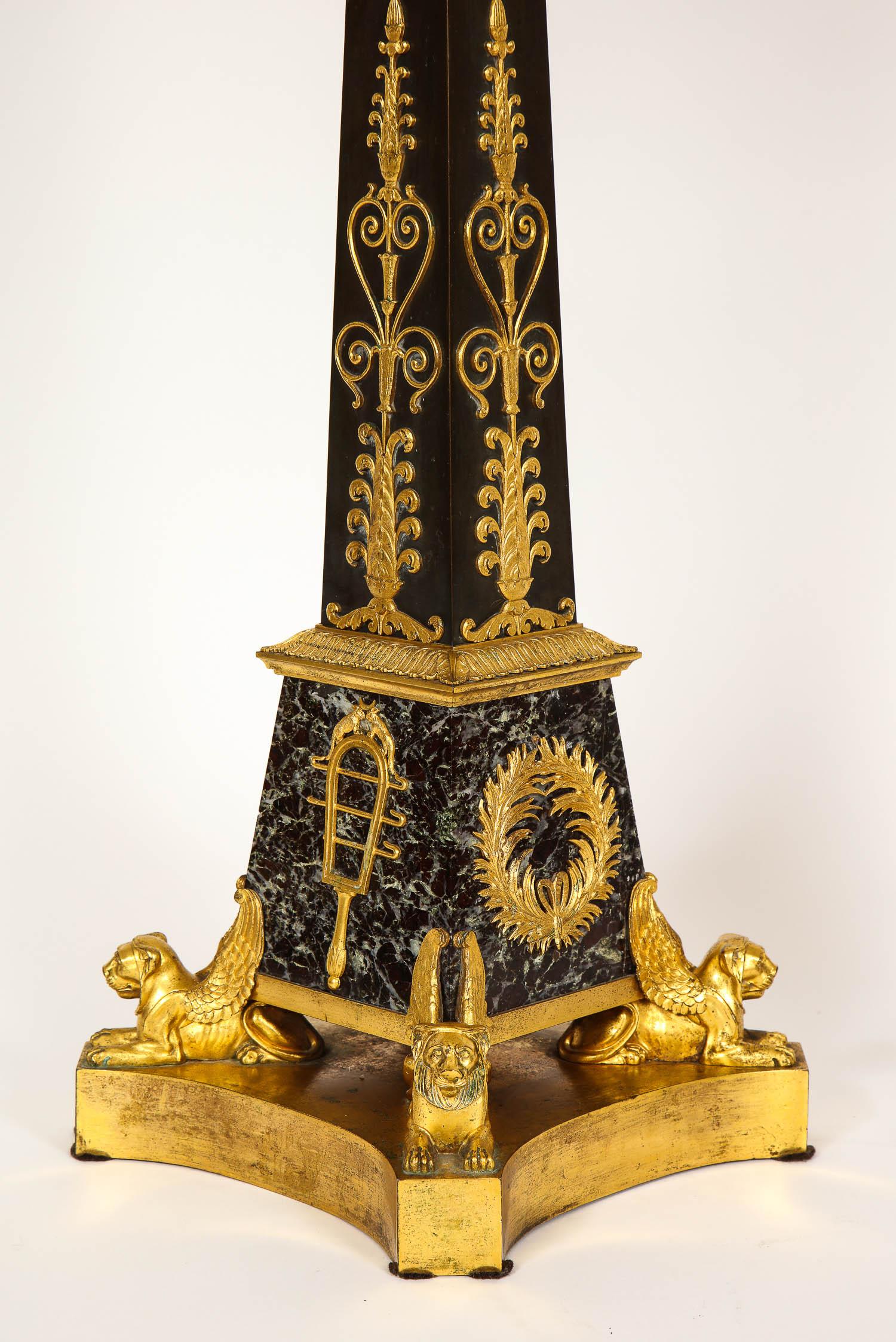 Sculpté à la main Grande paire de candélabres d'époque Empire français, attribuée à Claude Galle en vente