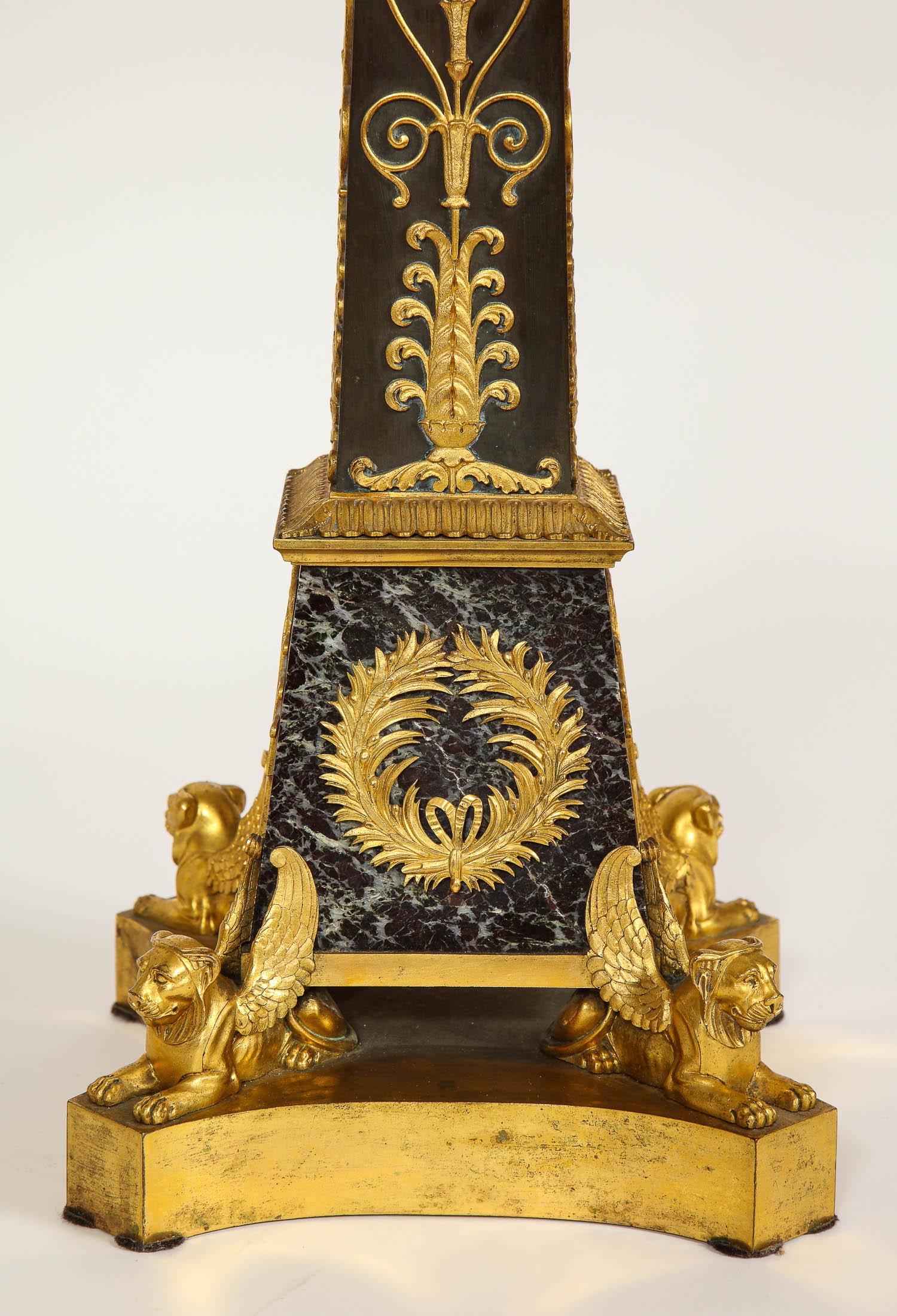 Grande paire de candélabres d'époque Empire français, attribuée à Claude Galle Excellent état - En vente à New York, NY