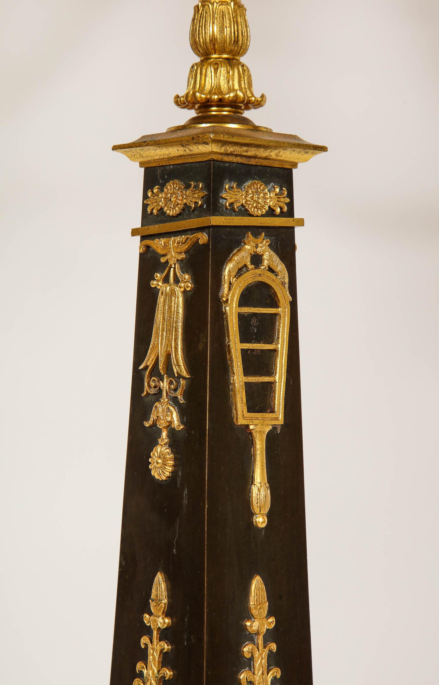 Bronze Grande paire de candélabres d'époque Empire français, attribuée à Claude Galle en vente