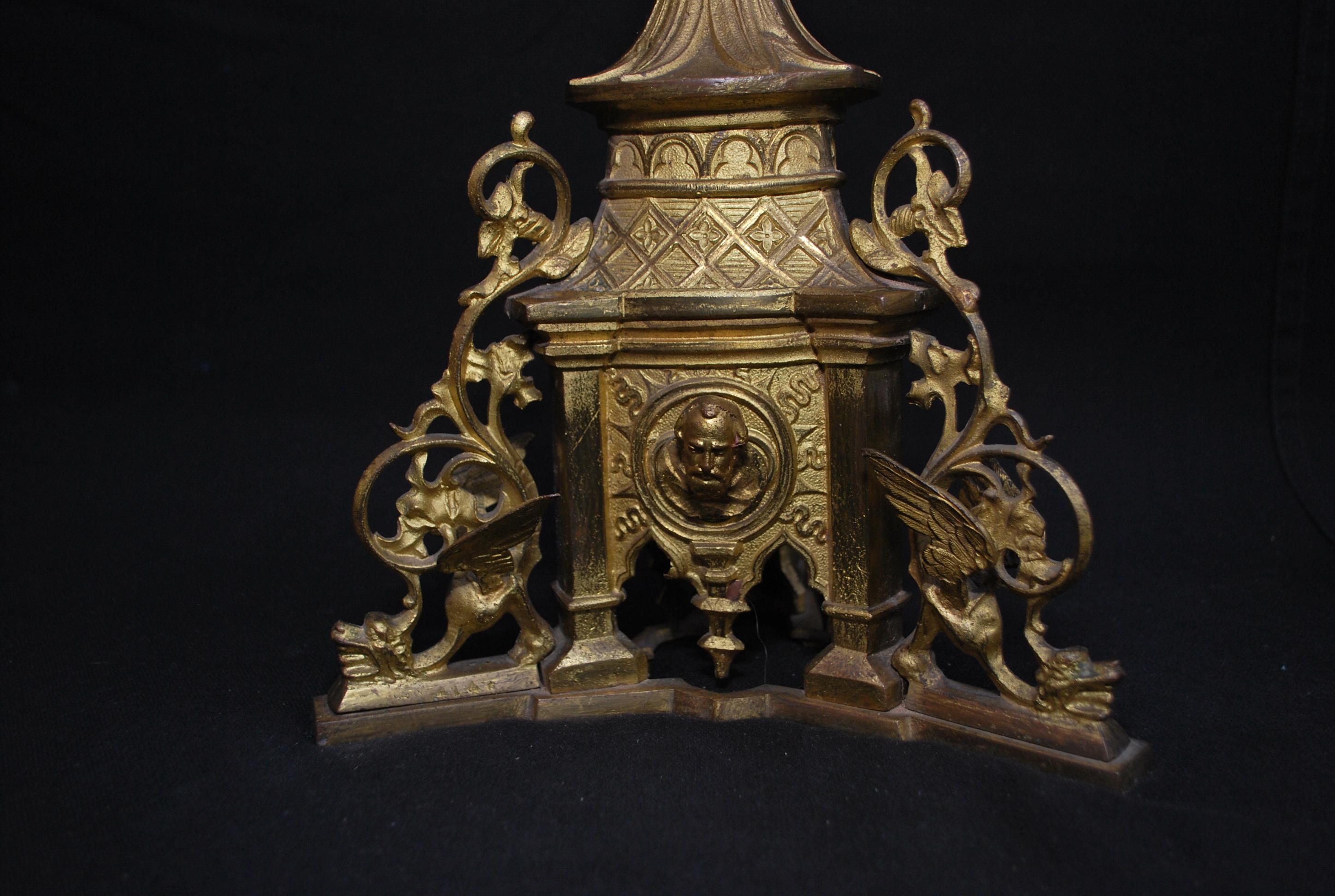 Gotico Grande coppia di francesi  Candelabro della fine del XIX secolo in vendita