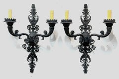 Grande coppia di lampade neoclassiche in bronzo patinato francese, metà del XX secolo