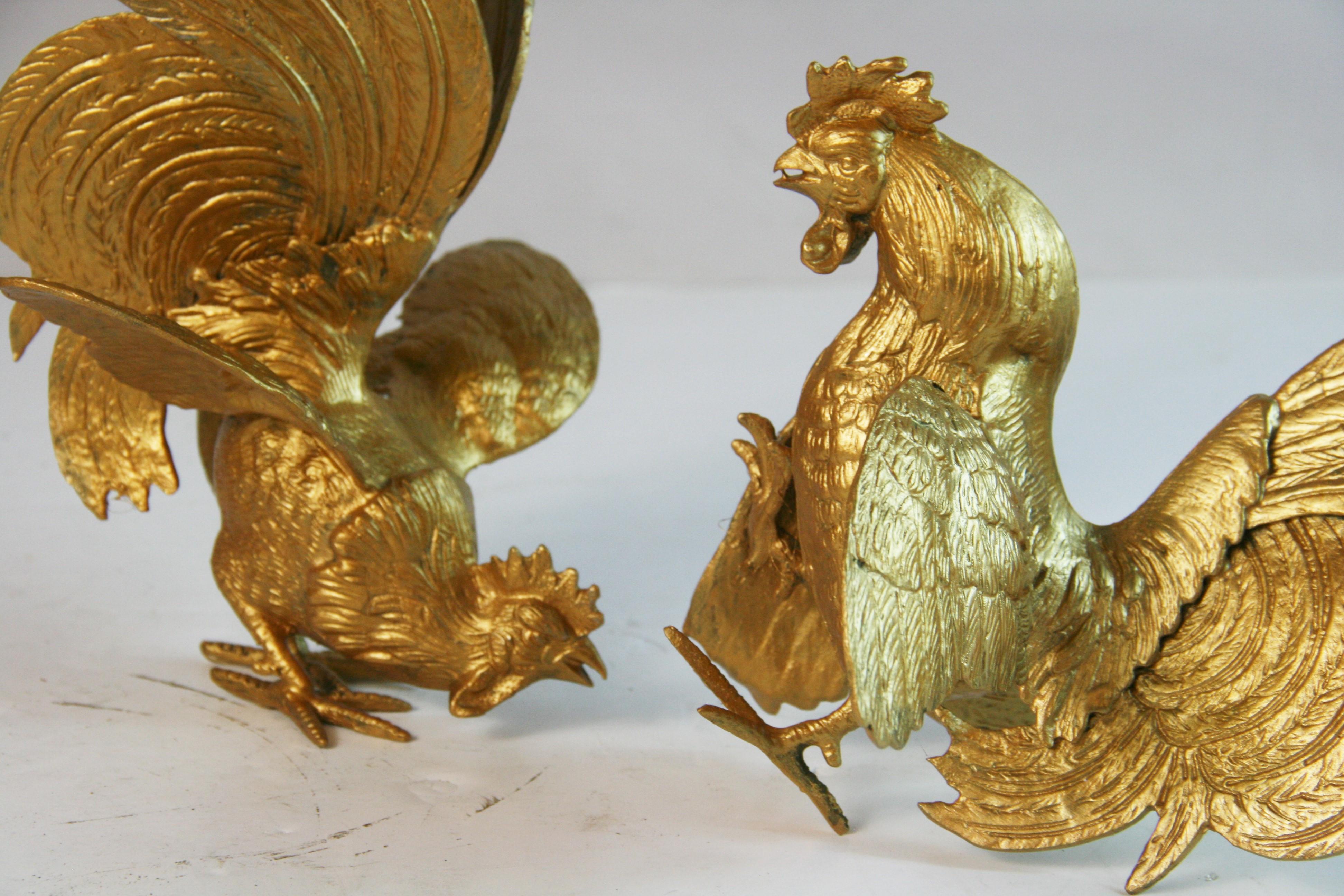 Coppia di oggetti antichi  Galli da combattimento o galli in bronzo massiccio/Finali di libri.Sculture in vendita 6