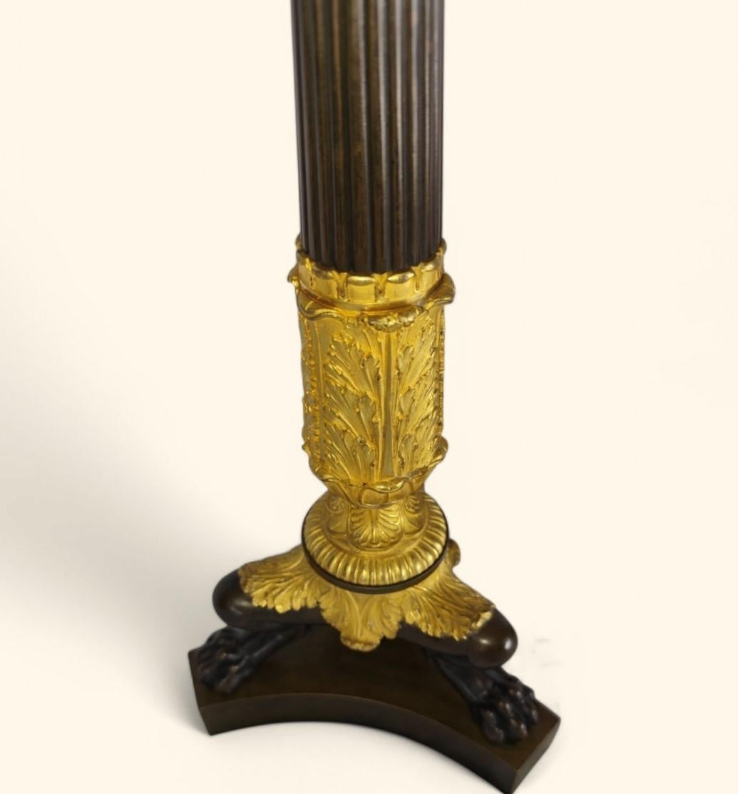 Grande coppia di candelabri in bronzo dorato - Periodo della Restaurazione francese (1815-1830) in vendita 5
