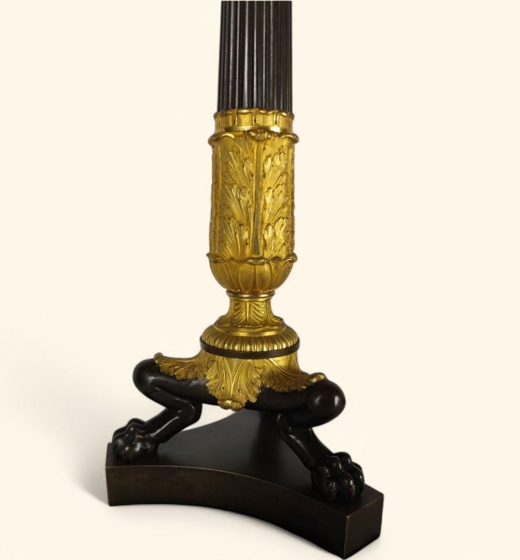 Bronzo Grande coppia di candelabri in bronzo dorato - Periodo della Restaurazione francese (1815-1830) in vendita
