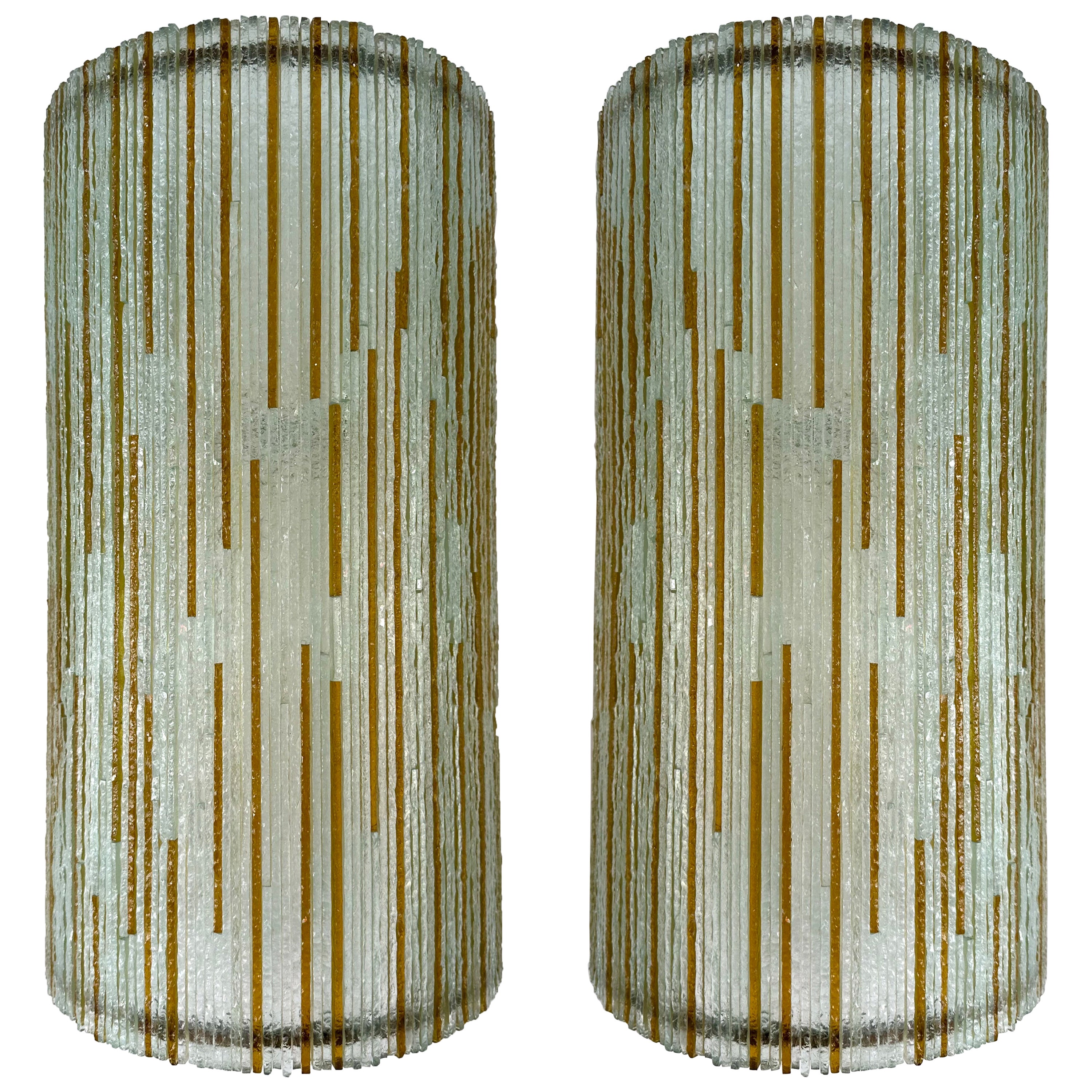 Grande paire d'appliques à glace en verre ambré martelé de Poliarte, Italie, 1970