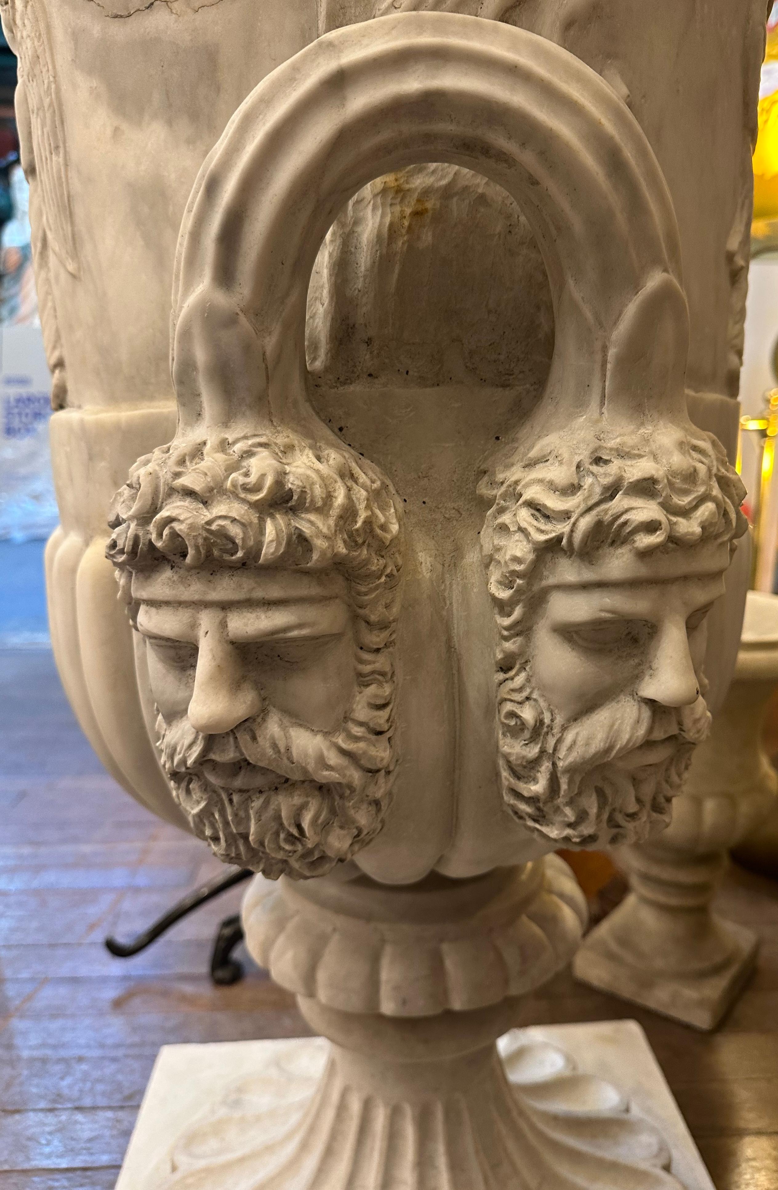 Large Pair of Hand-Carved Medici Style Marble Urns For Sale 1