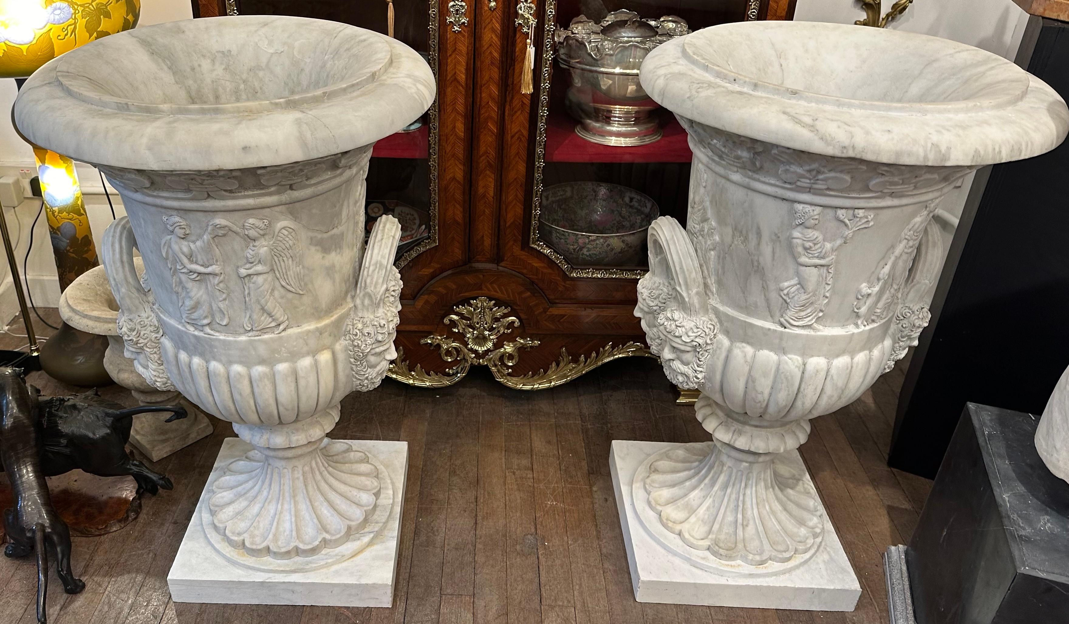 Large Pair of Hand-Carved Medici Style Marble Urns For Sale 2