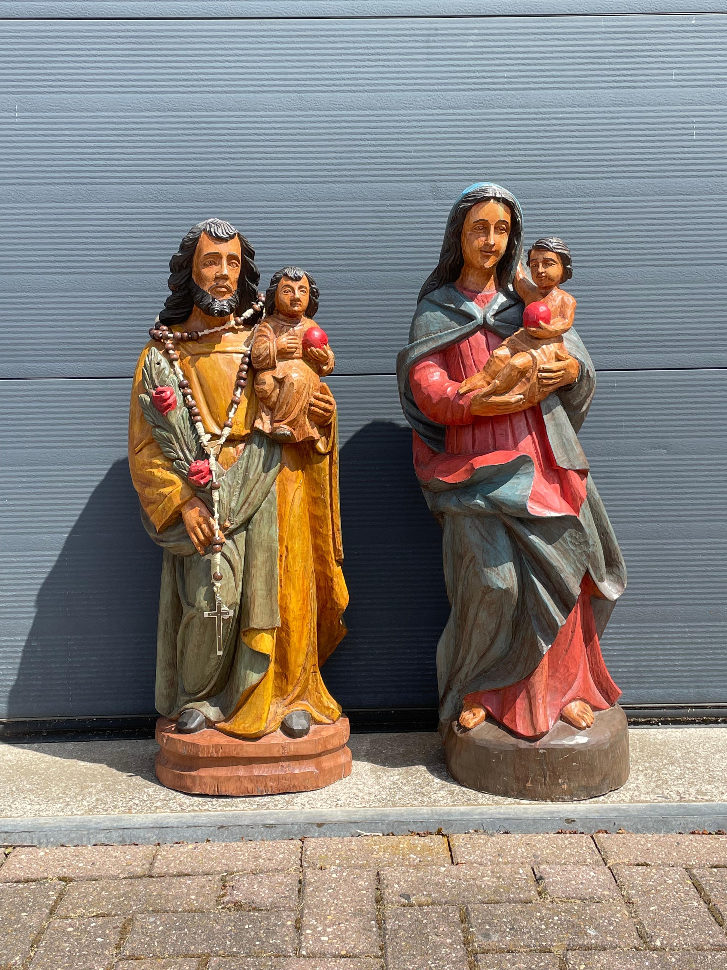 Large Pair of Hand Carved Wooden Mary & Joseph Sculptures, Both with Child Jesus en vente 5