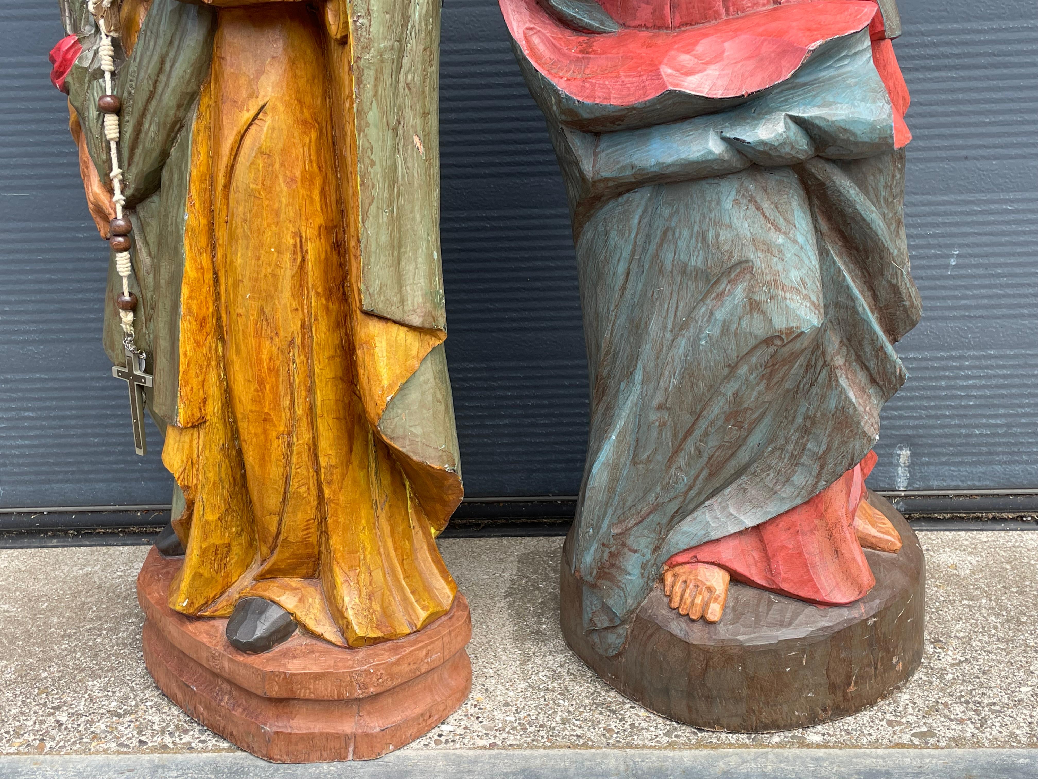 Européen Large Pair of Hand Carved Wooden Mary & Joseph Sculptures, Both with Child Jesus en vente