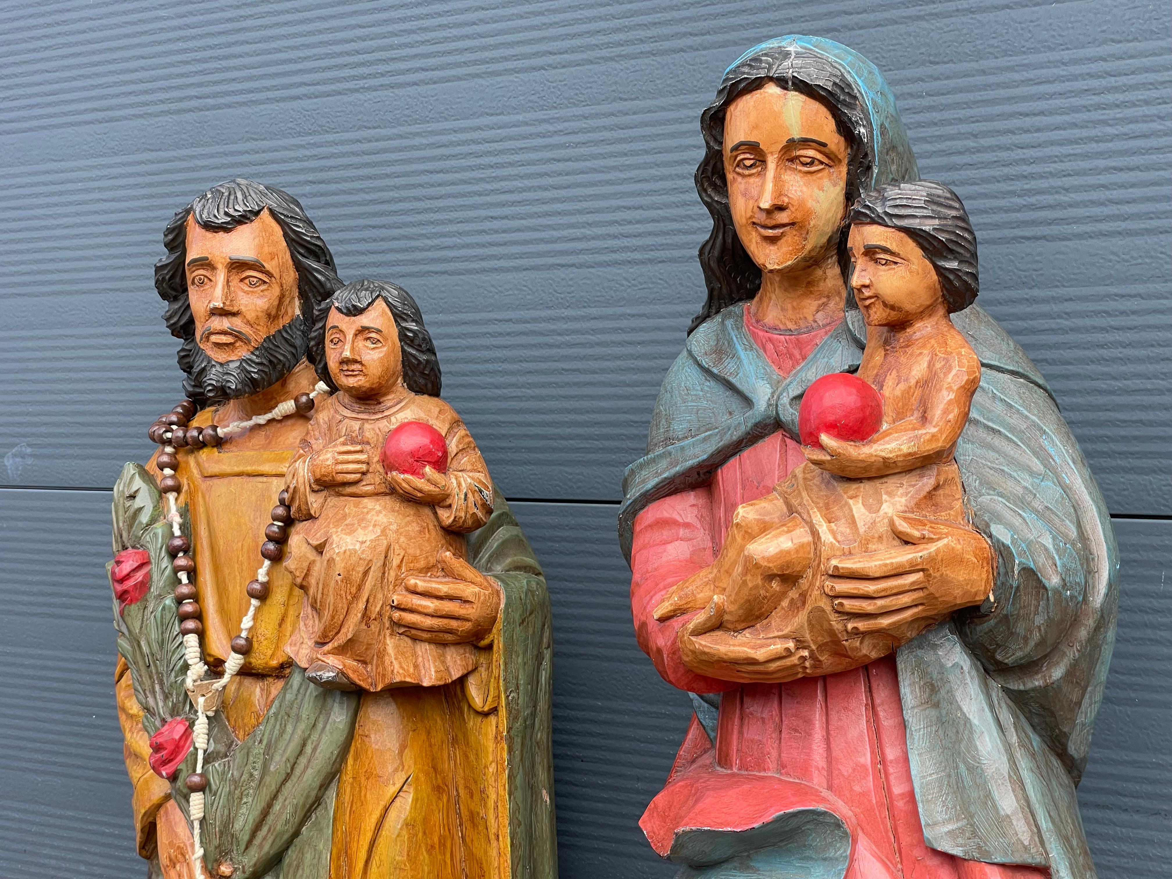 Large Pair of Hand Carved Wooden Mary & Joseph Sculptures, Both with Child Jesus (Handgefertigt) im Angebot