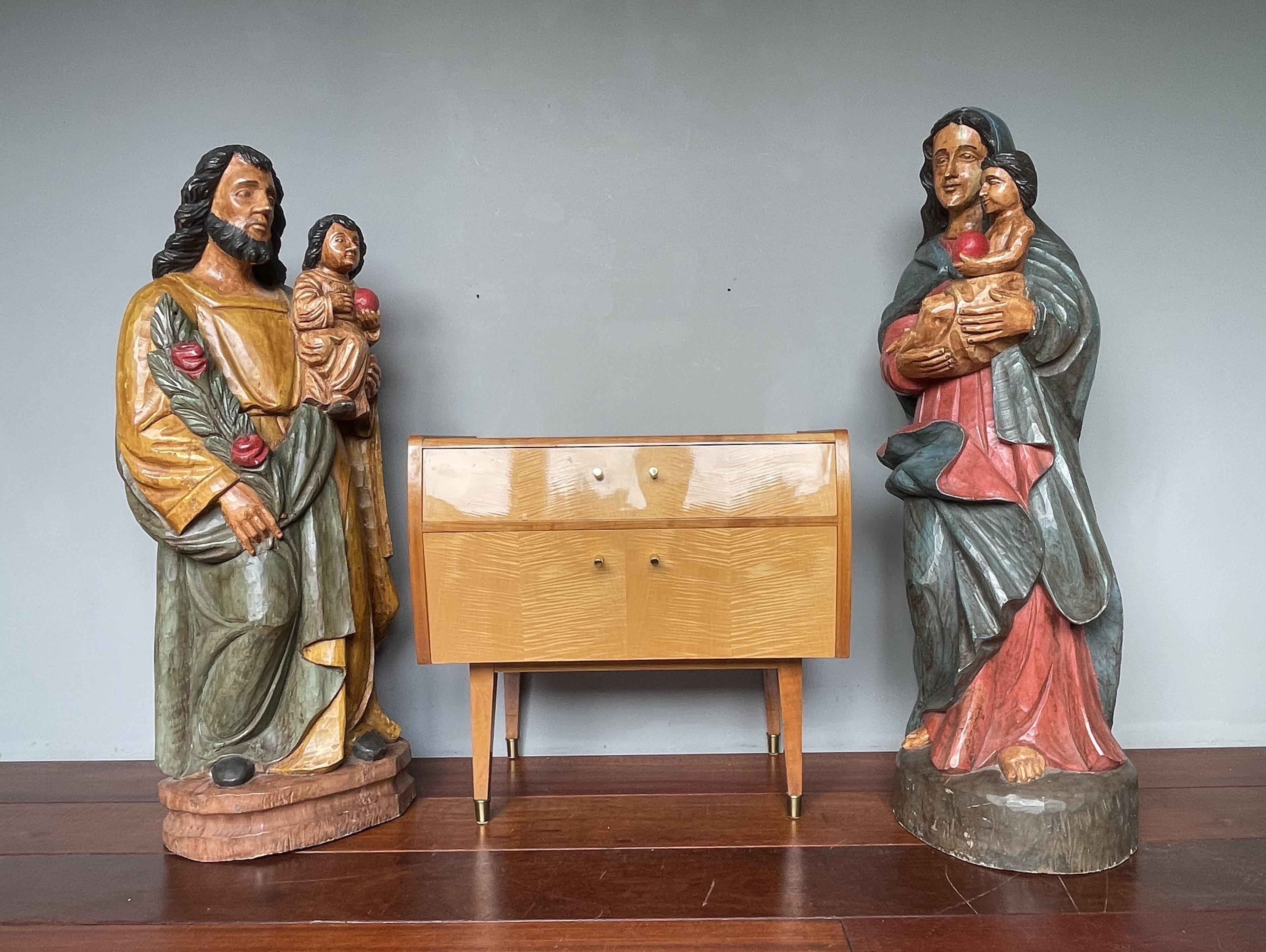 Large Pair of Hand Carved Wooden Mary & Joseph Sculptures, Both with Child Jesus Bon état - En vente à Lisse, NL