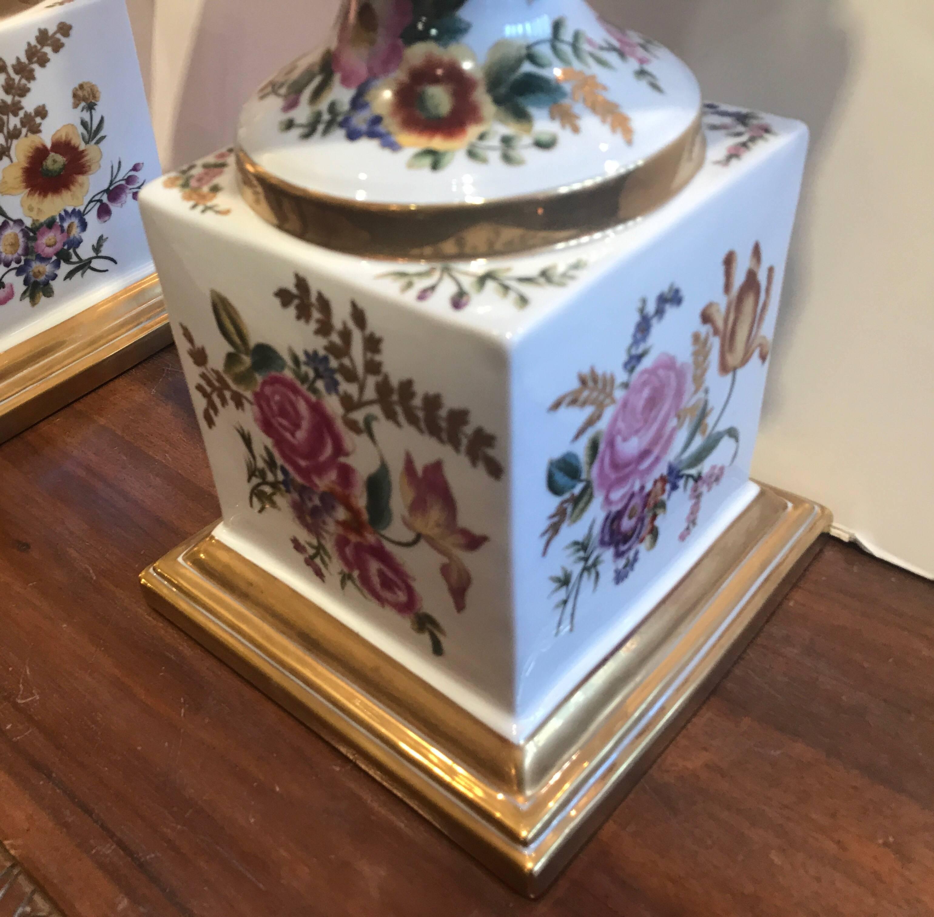 Large Pair of Hand Painted Paris Style Porcelain Urns In Excellent Condition In Lambertville, NJ