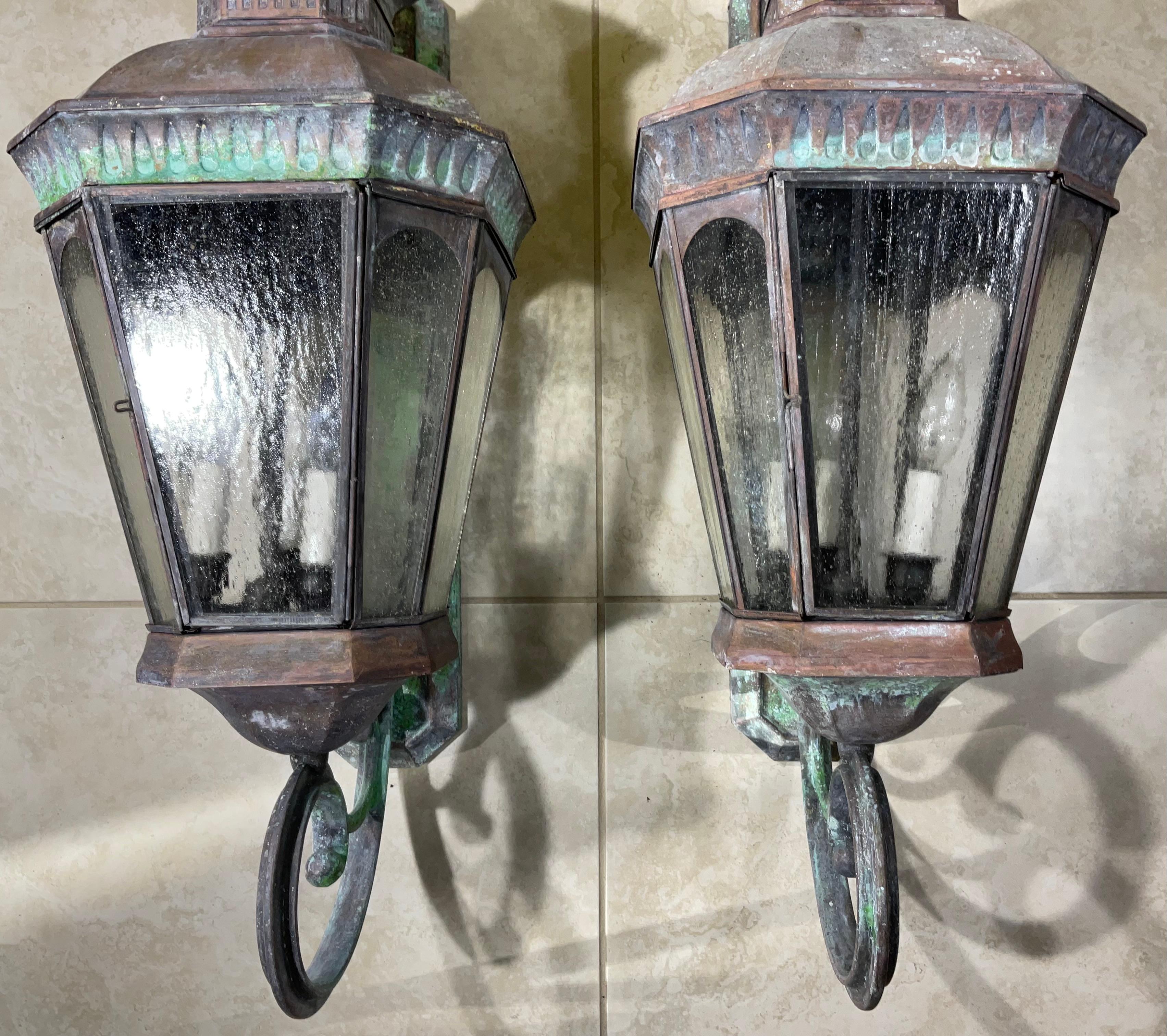 Large Pair of Handcrafted Wall-Mounted Brass Lantern For Sale 5