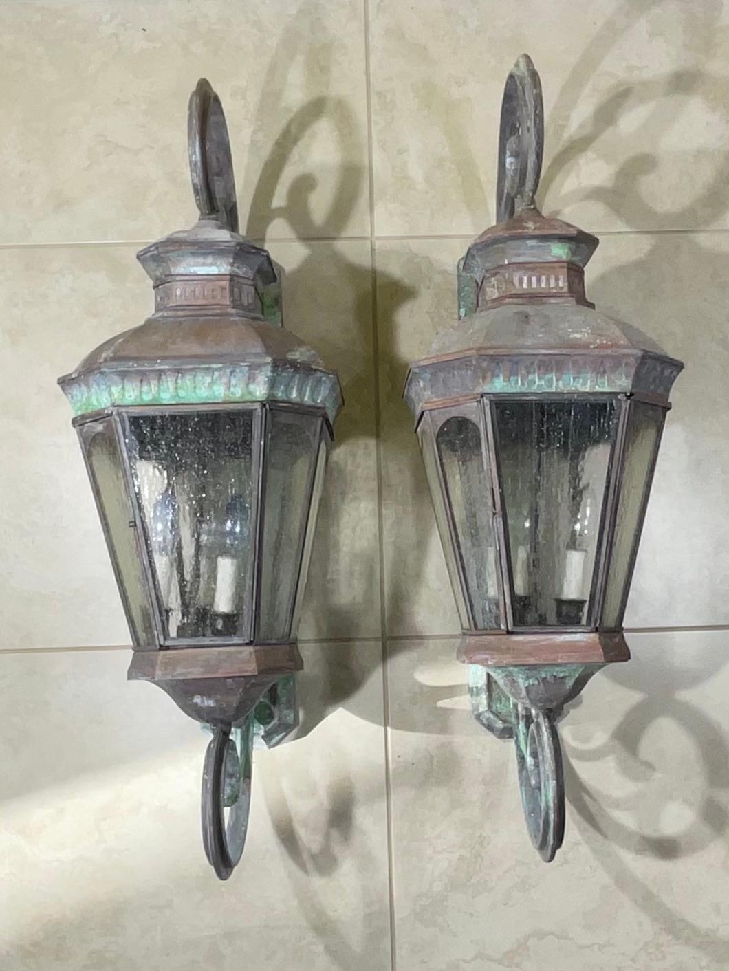 Large Pair of Handcrafted Wall-Mounted Brass Lantern For Sale 2