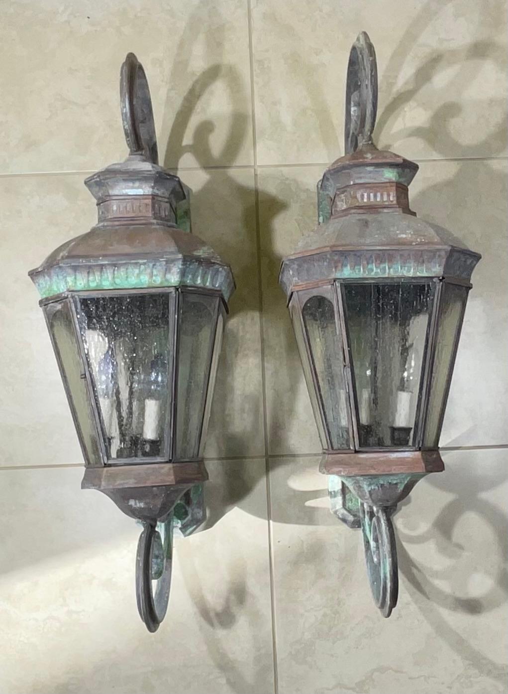Large Pair of Handcrafted Wall-Mounted Brass Lantern For Sale 3