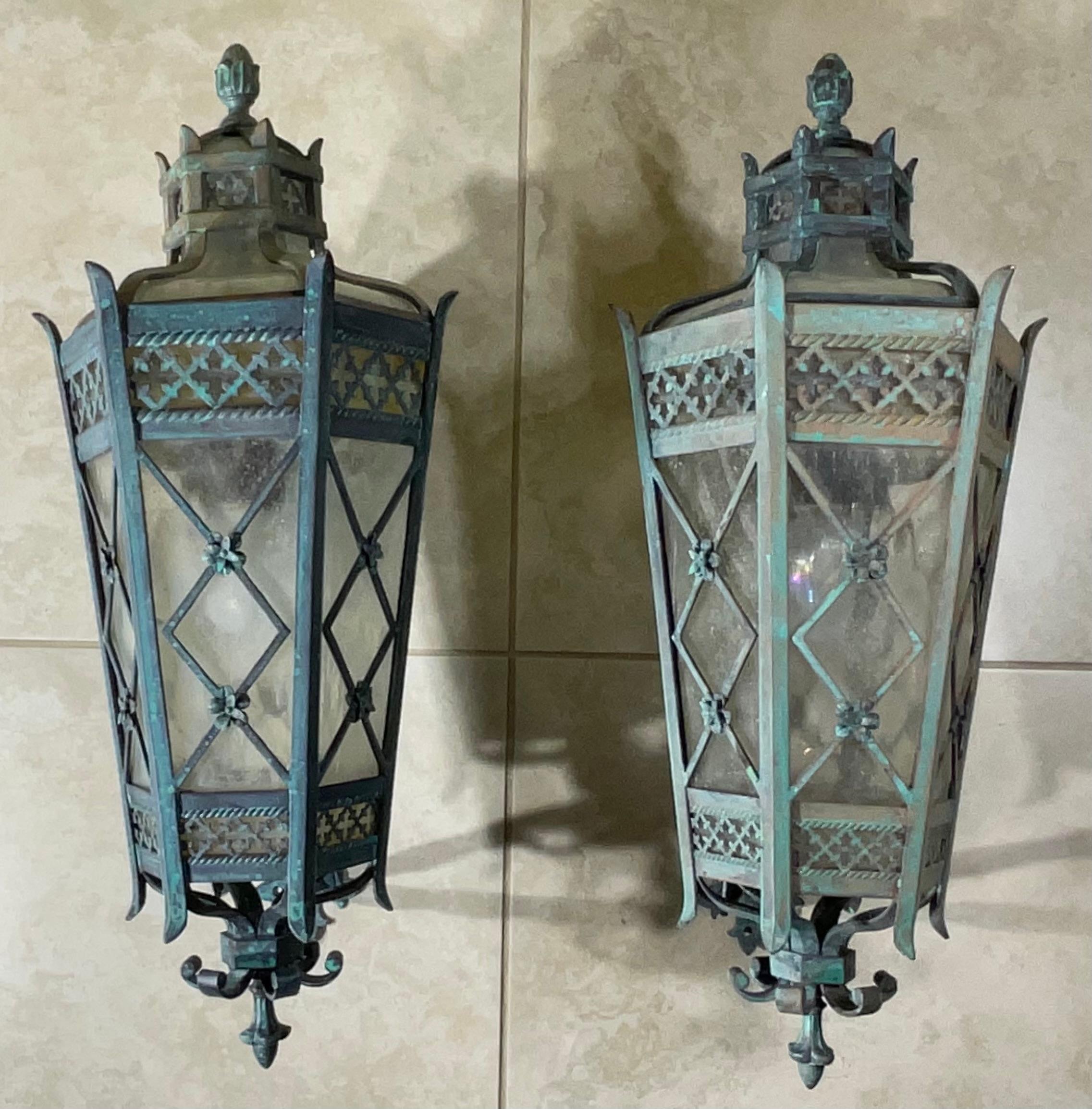 Large Pair of Handcrafted Wall-Mounted Solid Brass Lanterns / Sconces In Good Condition For Sale In Delray Beach, FL