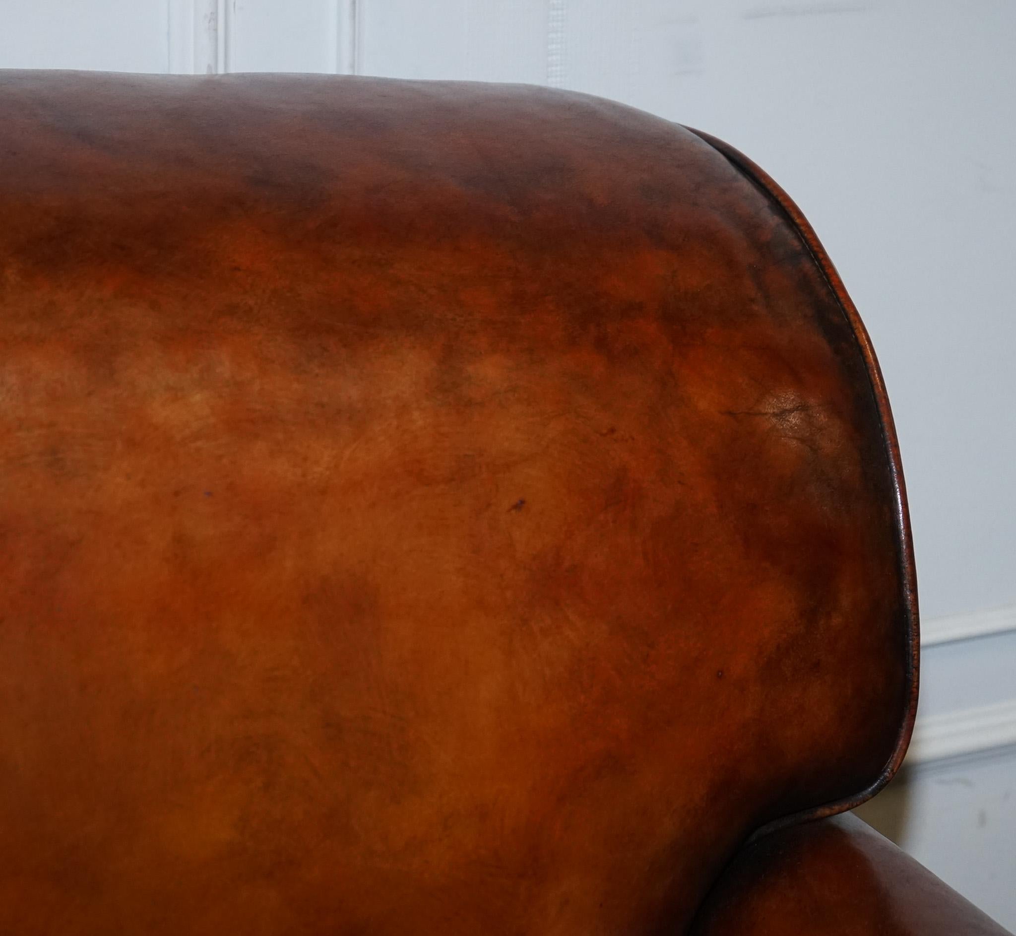 British LARGE PAIR OF HOWARD STYLE HAND DYED LEATHER ARMCHAIRS FEATHER FILLED CUSHiONS For Sale