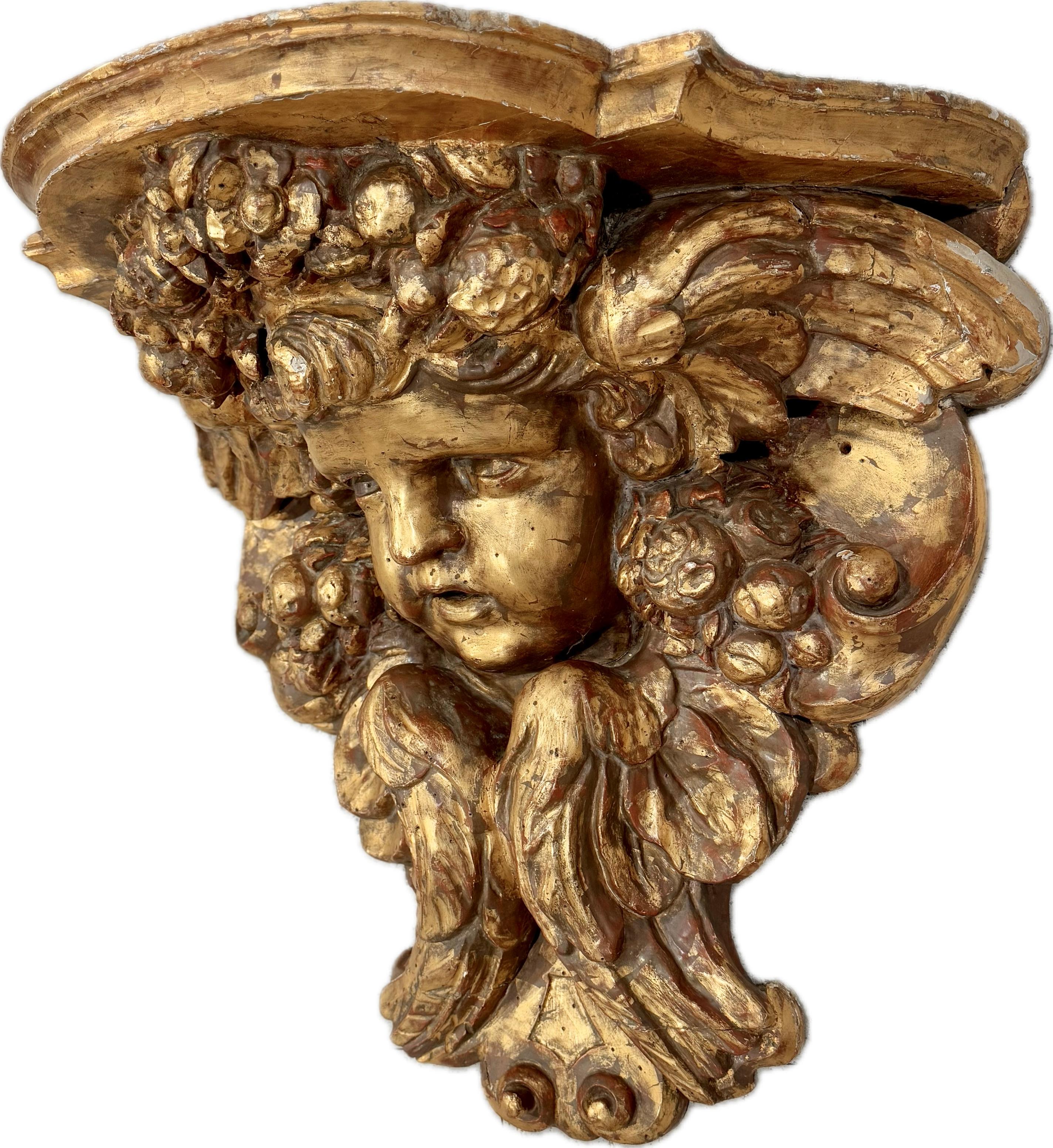 Grande paire de consoles ou supports muraux italiens en bois sculpté et doré Bon état à Bradenton, FL