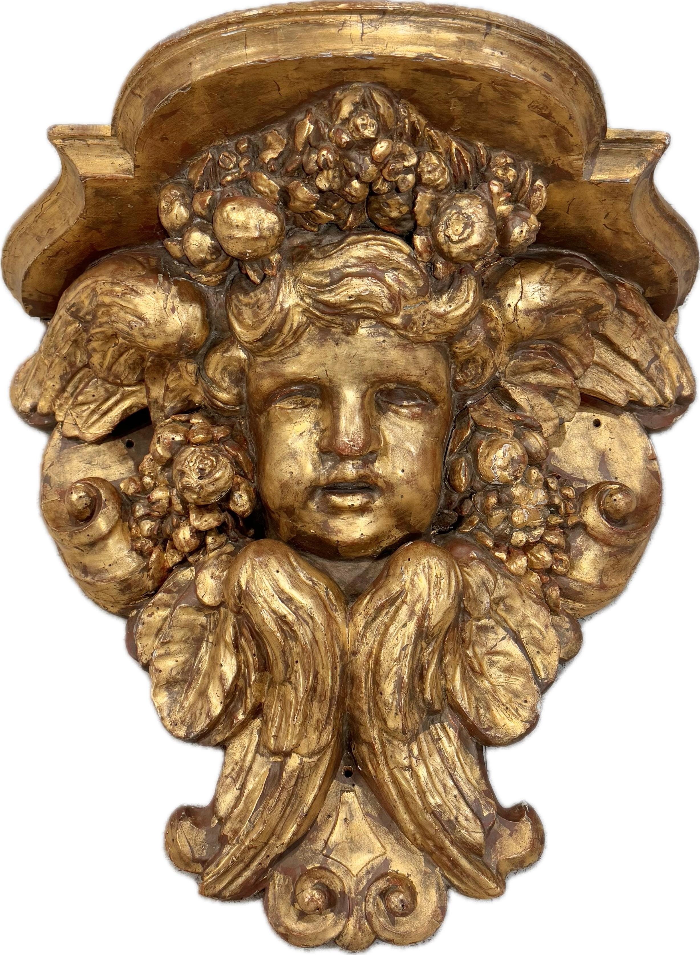 Grande paire de consoles ou supports muraux italiens en bois sculpté et doré 2