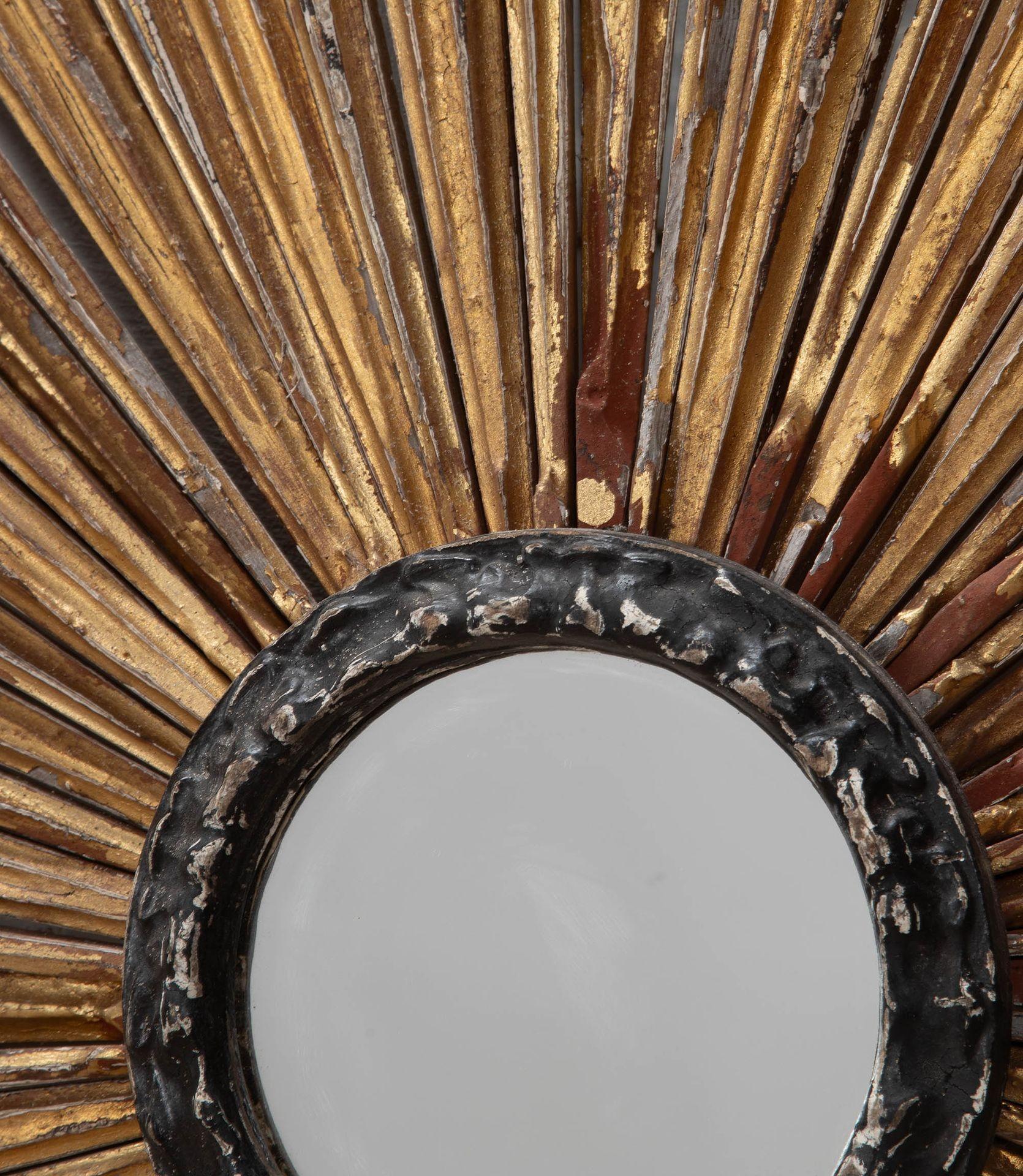 19th Century Large Pair of Italian Giltwood Sunburst Mirrors For Sale