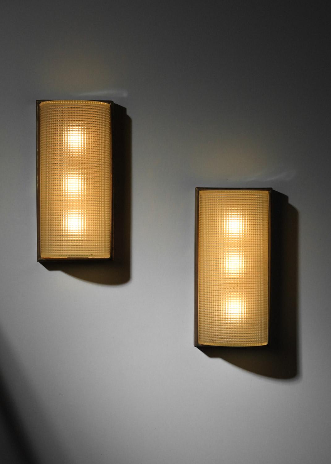 Mid-20th Century Large pair of Italian modernist Murano glass wall lights from the 1940s For Sale