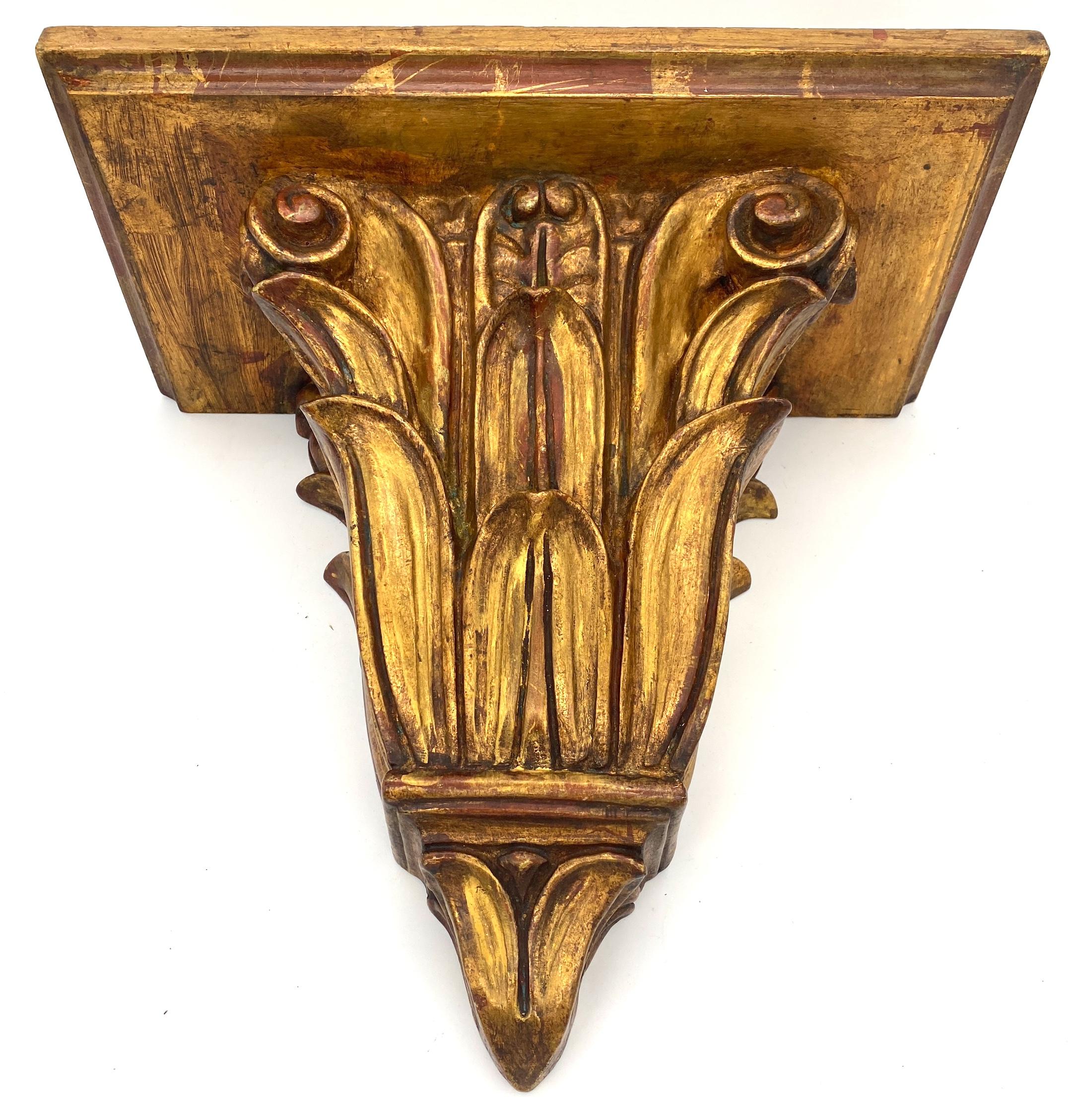 Pareja grande de neoclásicos italianos  Ménsulas de pared de madera de giltwood tallada con motivo de acanto en Bueno estado para la venta en West Palm Beach, FL