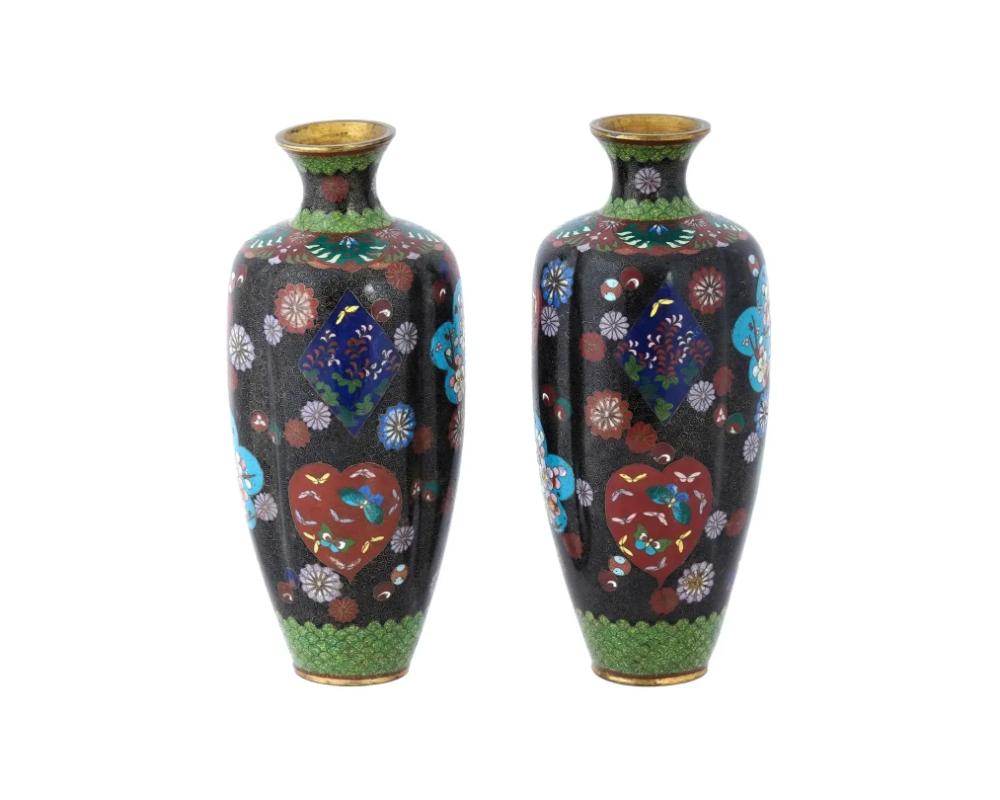 Cloisonné Grande paire de vases japonais de l'école de Kyoto en émail cloisonné en vente