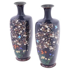 Großes Paar japanischer Cloisonné mit blauen Vögeln signiert Gonda Hirosuke