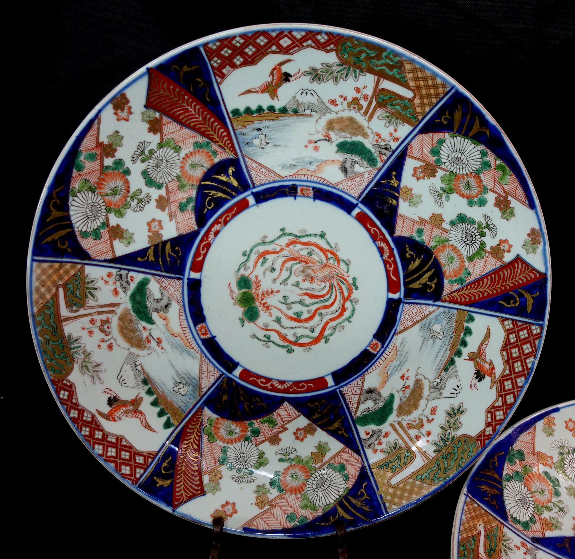 Hand-Painted Large Pair of Japanese Imari Chargers, 19th Century, RIc 053 For Sale