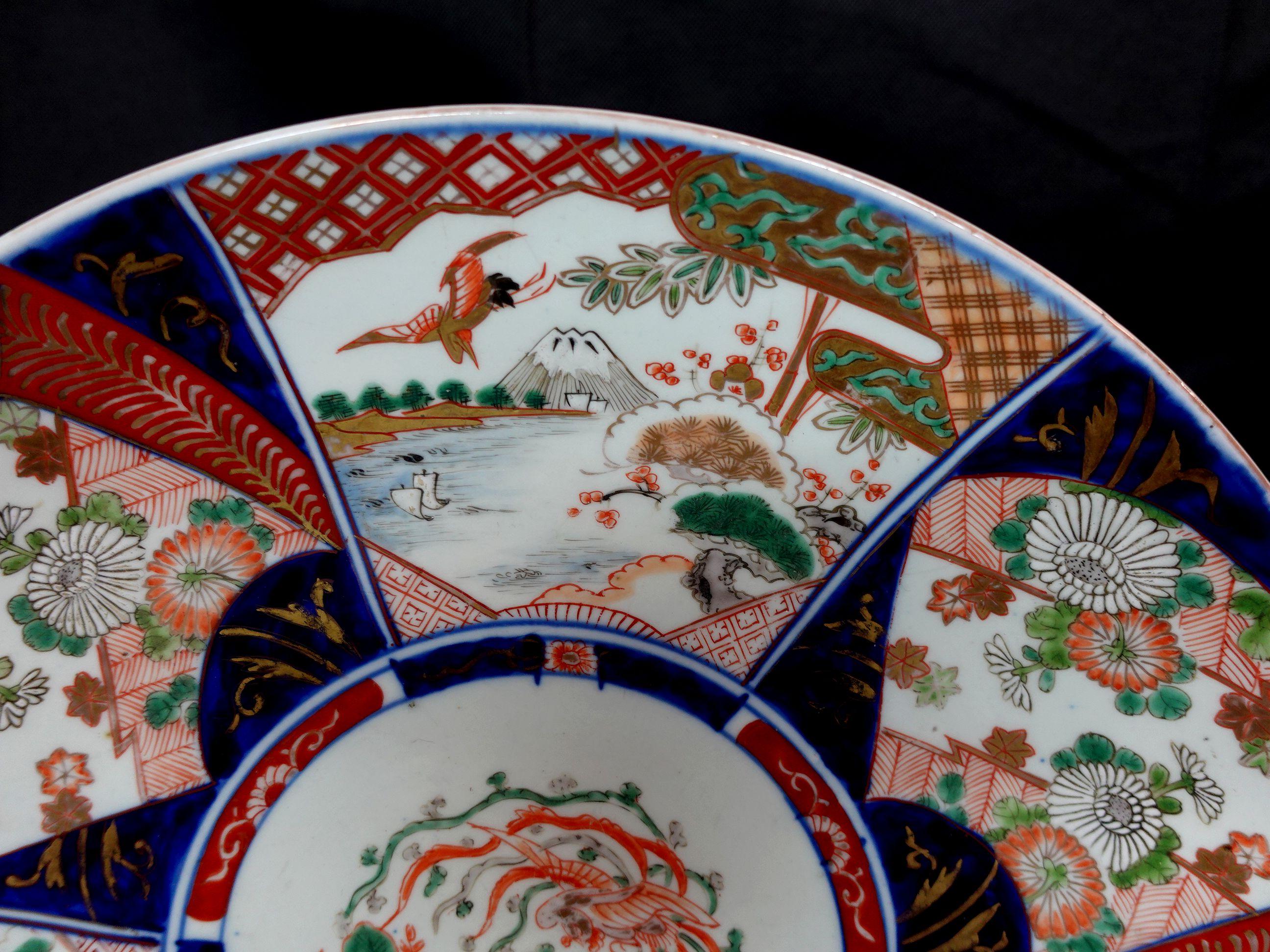 Large Pair of Japanese Imari Chargers, 19th Century, RIc 053 In Excellent Condition For Sale In Norton, MA