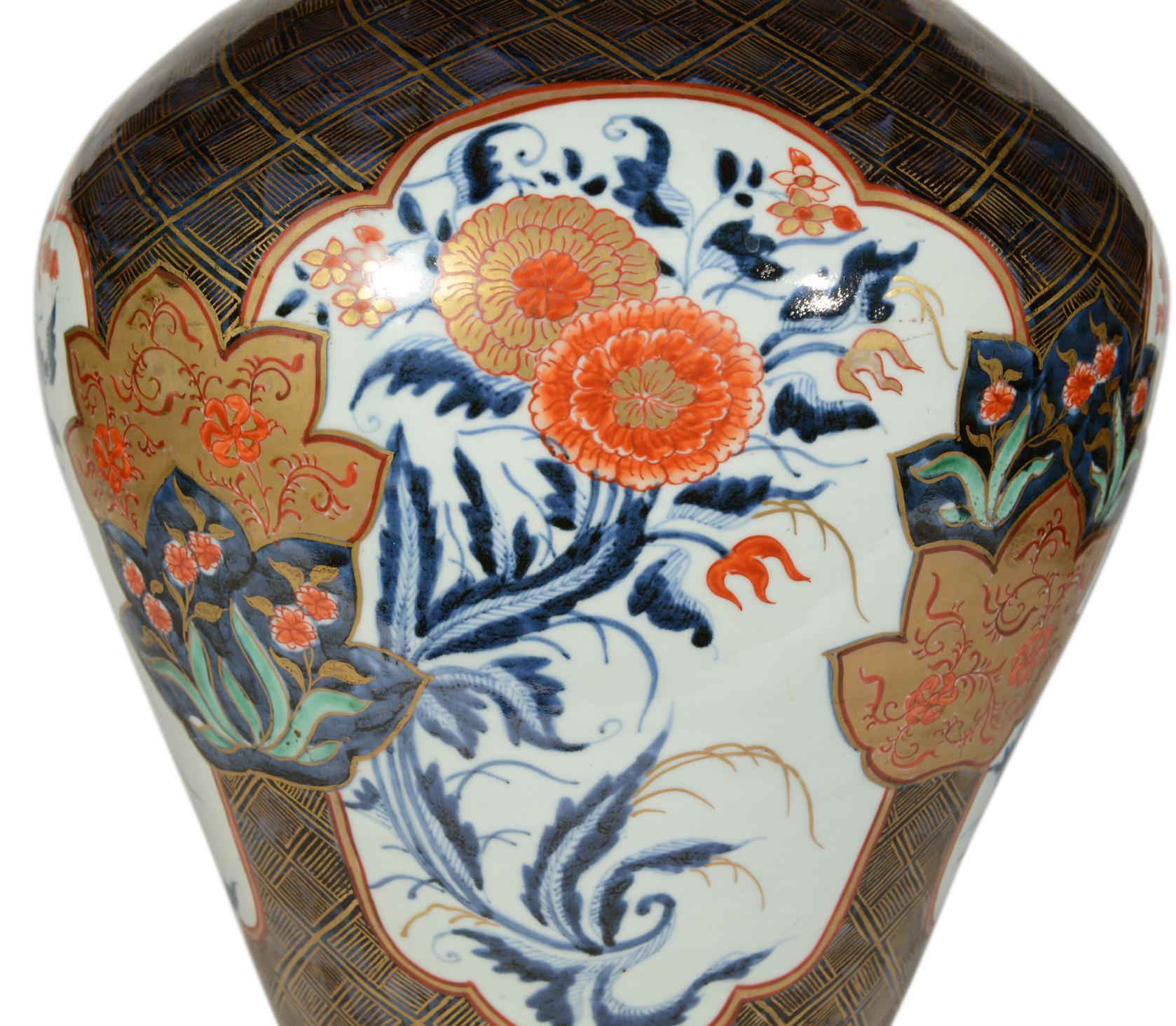 Gran pareja de lámparas de mesa japonesas Imari de principios del siglo XVIII Japonés en venta