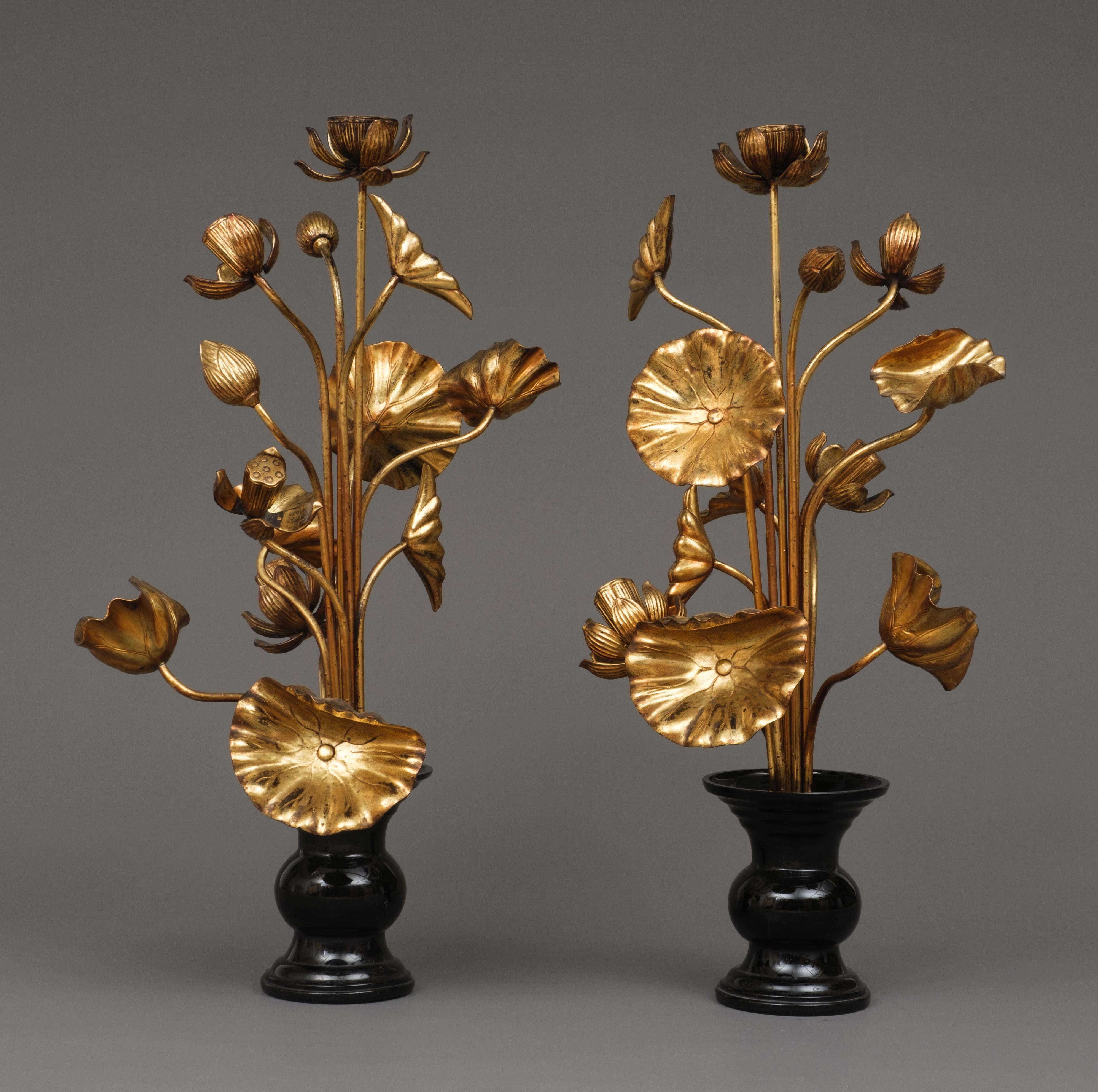 Hand-Carved Large pair of Japanese ‘Jyôka’ 常花, sets of gilded lotus flowers and -leaves. For Sale