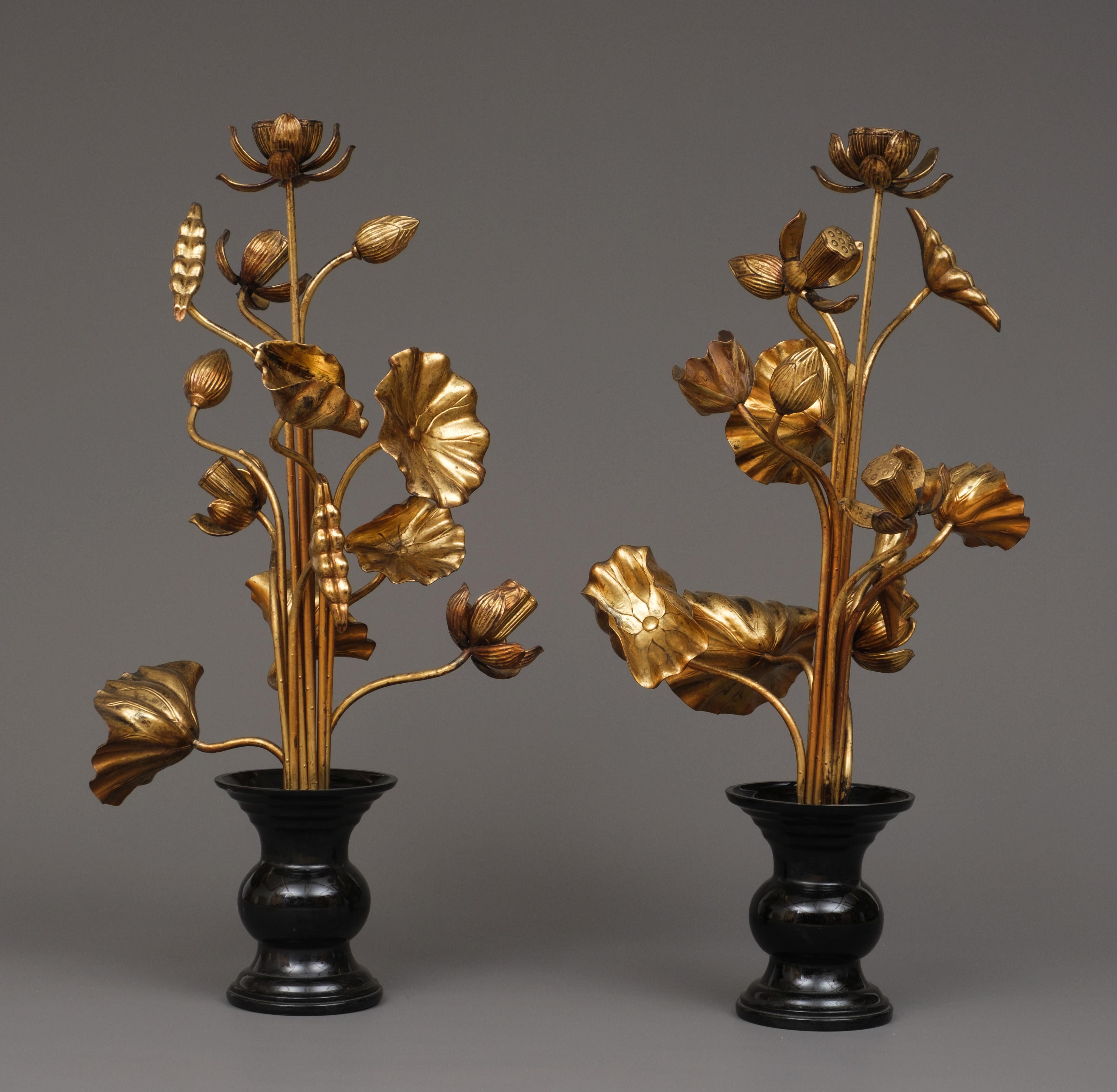 Glass Large pair of Japanese ‘Jyôka’ 常花, sets of gilded lotus flowers and -leaves.