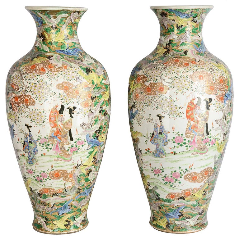 Large Pair of Japanese Kutani Vases, Meiji Period For Sale at 1stDibs
