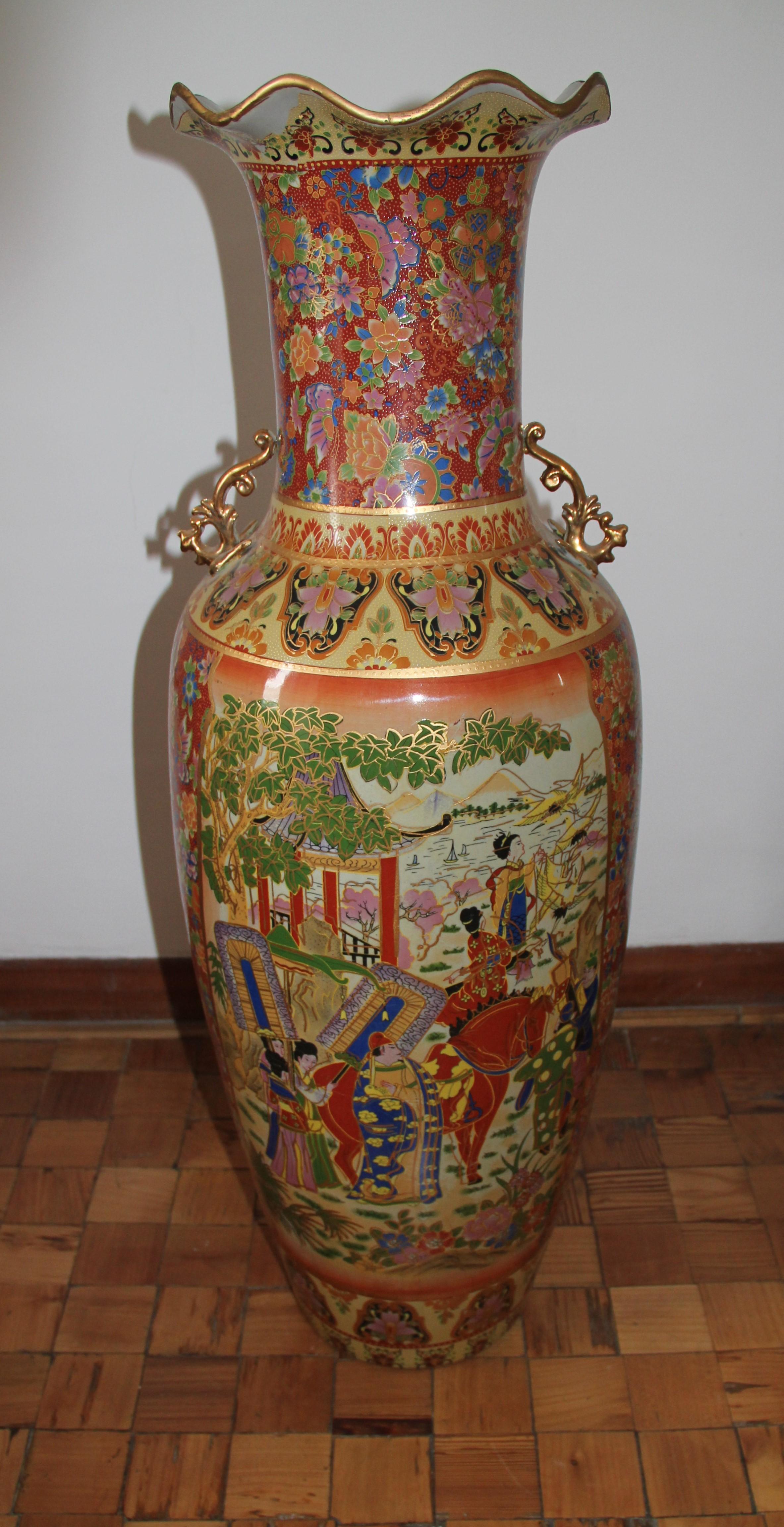 Large Pair of Japanese Two-Handled Porcelain Baluster Vases with Waved Rims For Sale 7
