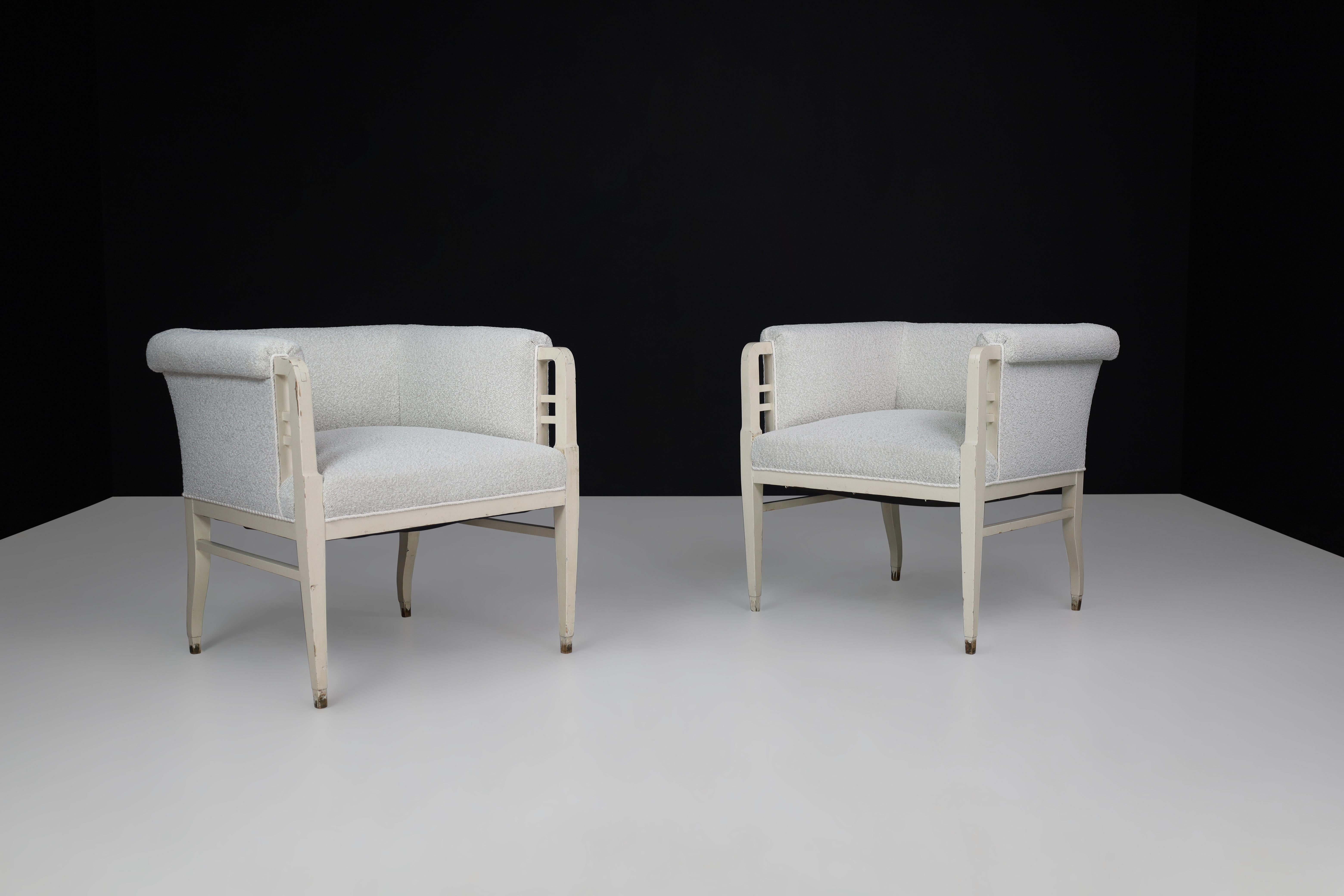 Großes Paar Jugendstil-Sessel mit Bouclé-Polsterung, Österreich, um 1910 (20. Jahrhundert) im Angebot