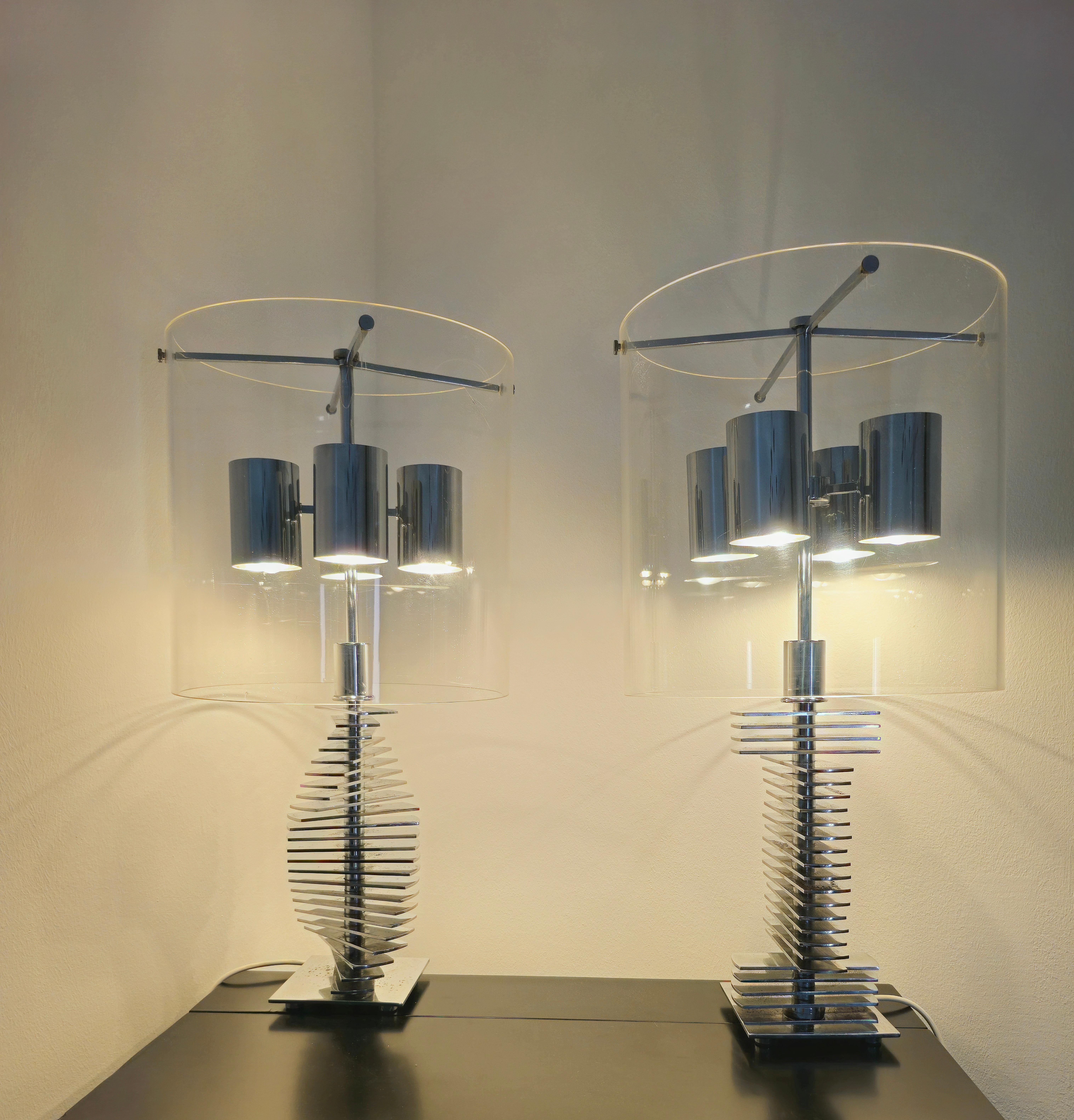 Mid-Century Modern Grande paire de lampes chromées, design moderne du milieu du siècle, Italie, années 1970 en vente