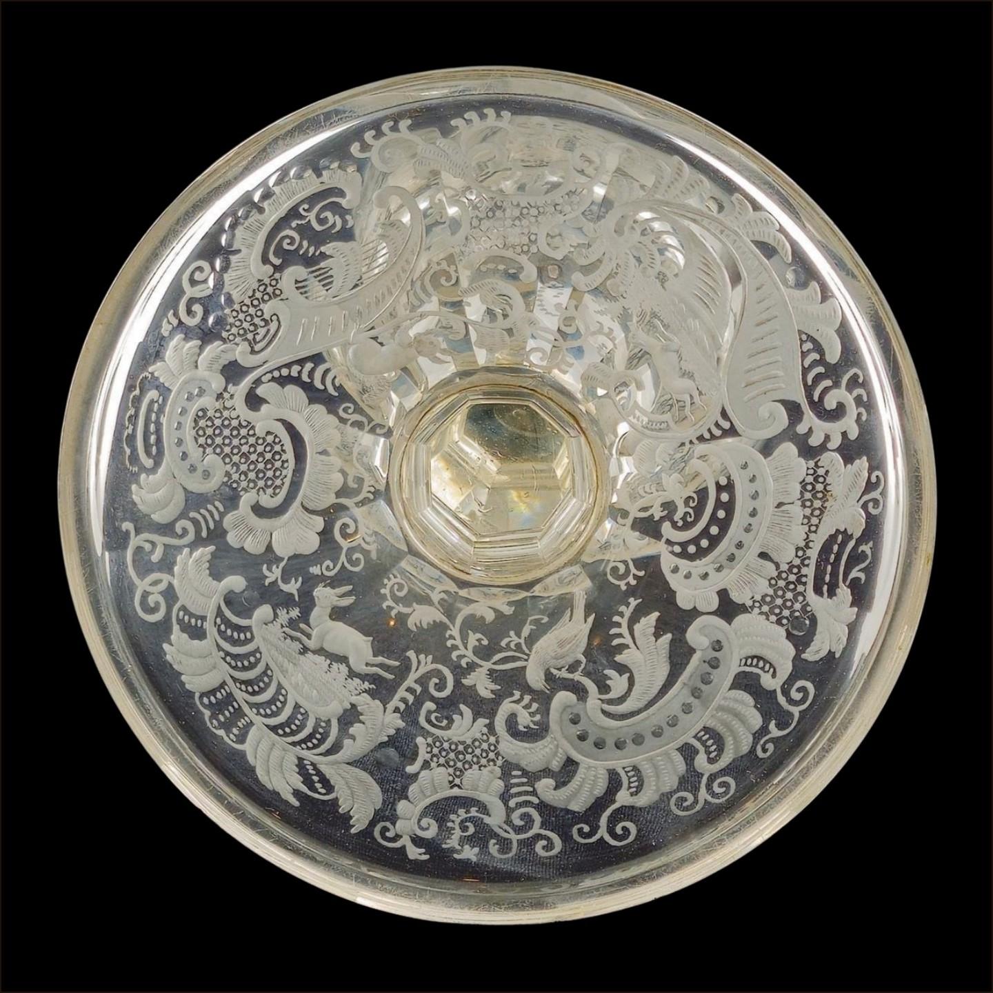 Large Pair of Lidded Vases in cut glass, Bohemia, circa 1790 For Sale 4