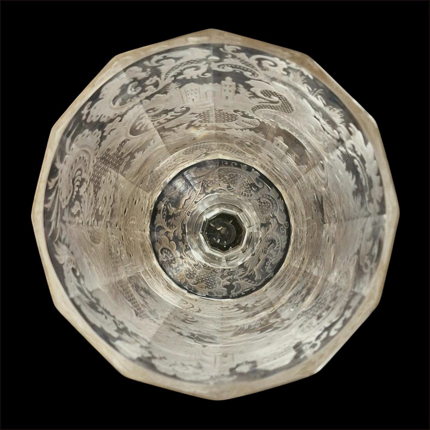 Large Pair of Lidded Vases in cut glass, Bohemia, circa 1790 For Sale 1