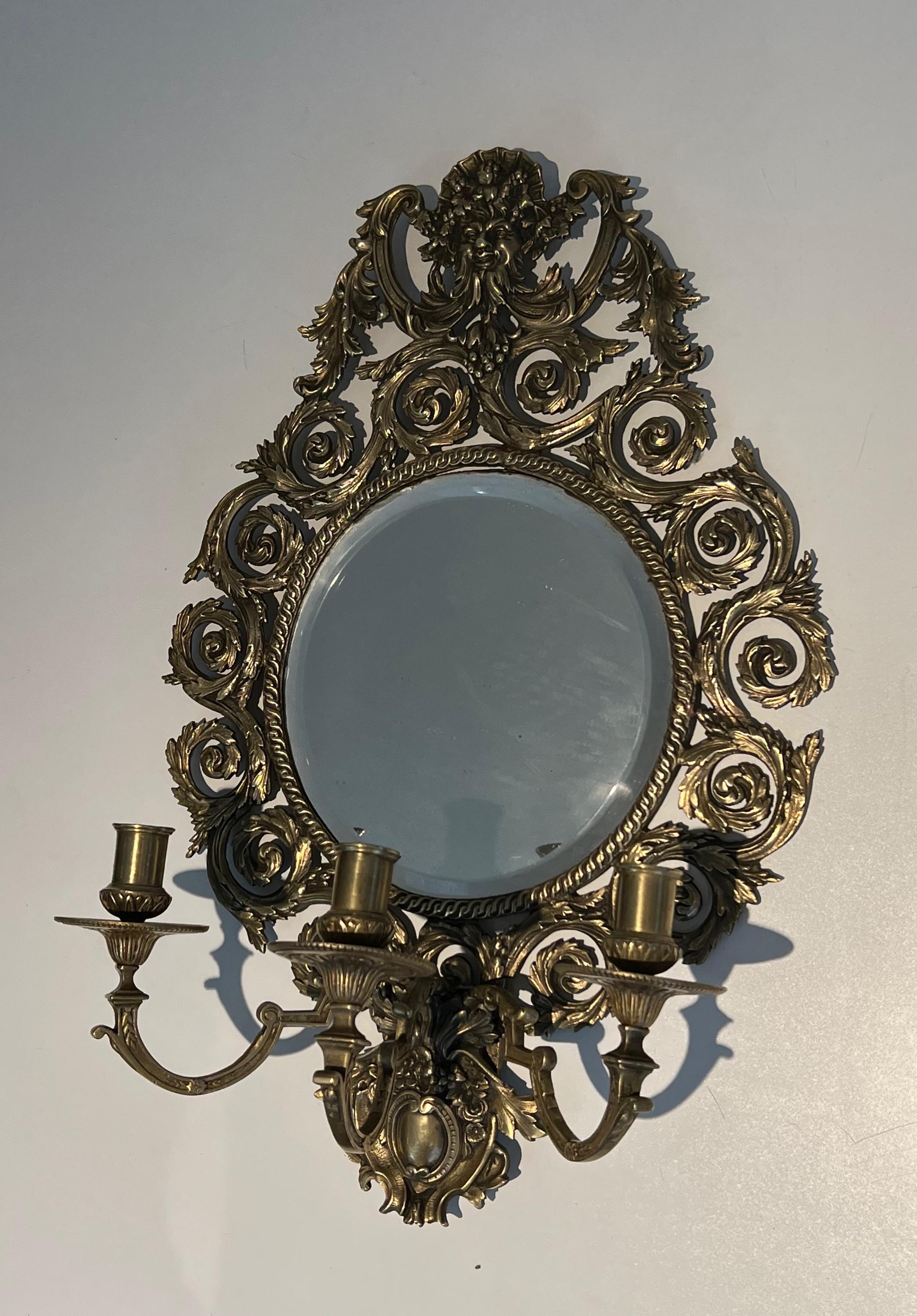Grande coppia di lampade da parete in stile Luigi XIV in bronzo e specchio In condizioni buone in vendita a Marcq-en-Barœul, Hauts-de-France