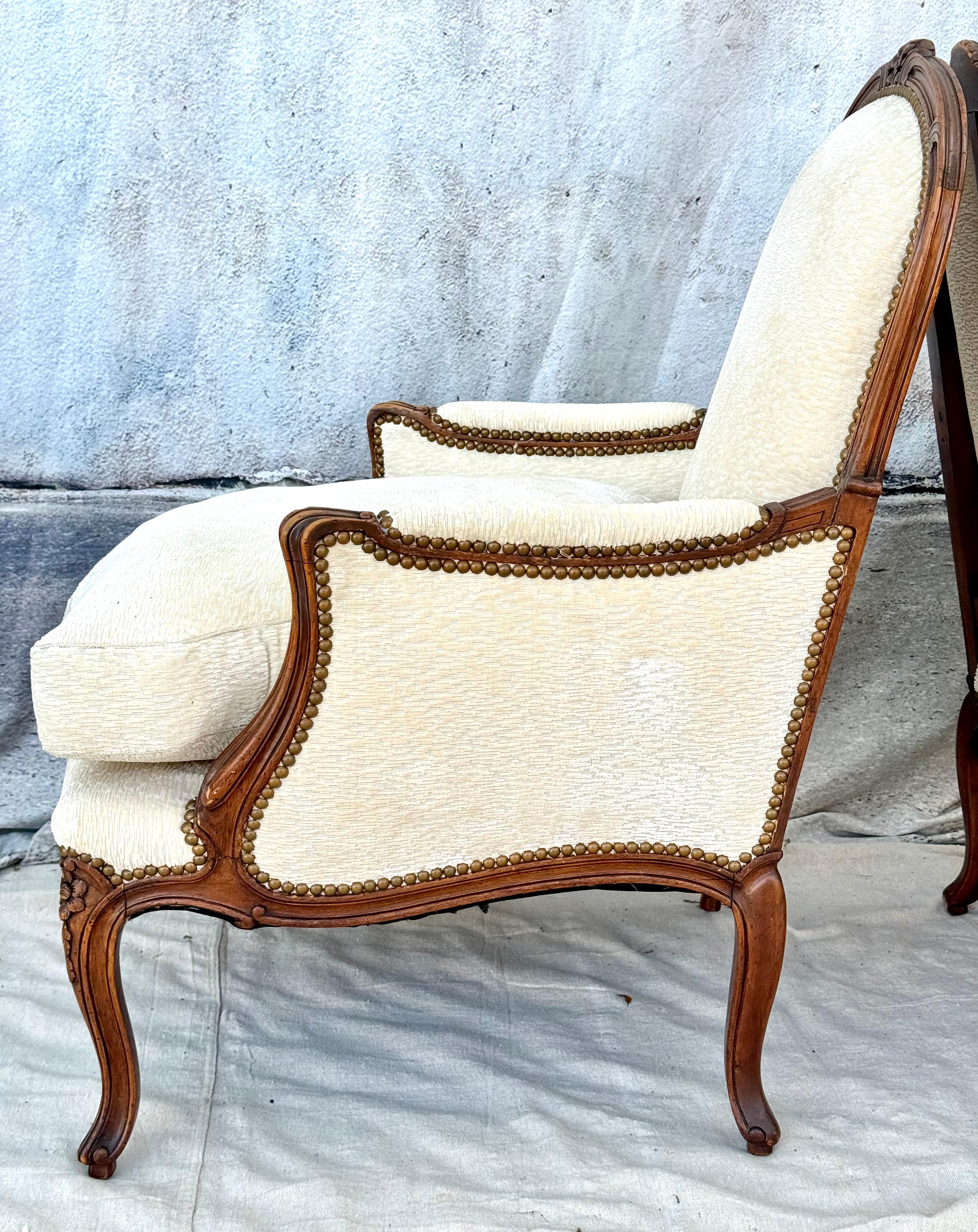 Large Pair of Louis XV Style Carved Beechwood Bergere Chairs In Good Condition For Sale In Bradenton, FL