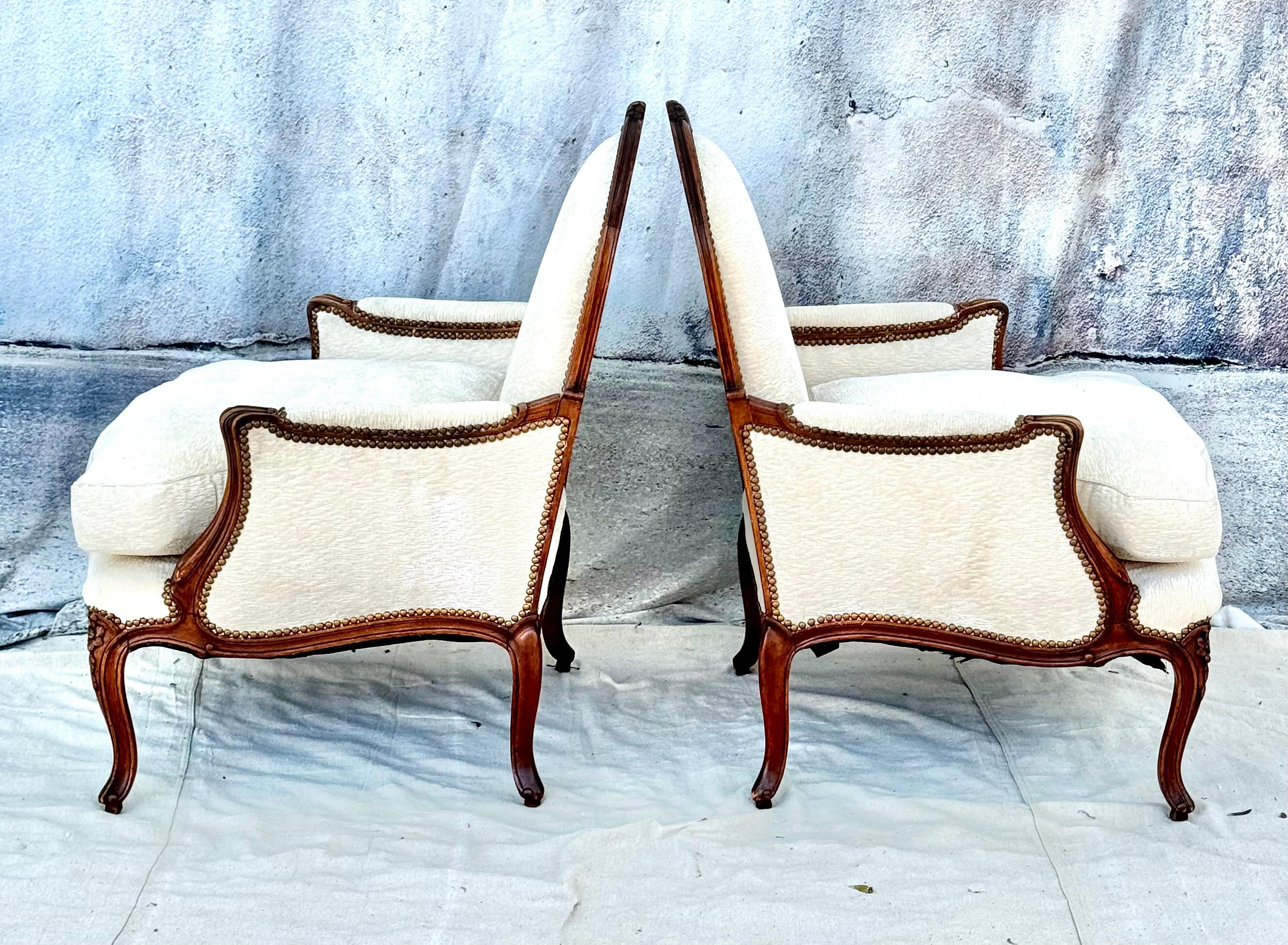 19th Century Large Pair of Louis XV Style Carved Beechwood Bergere Chairs For Sale