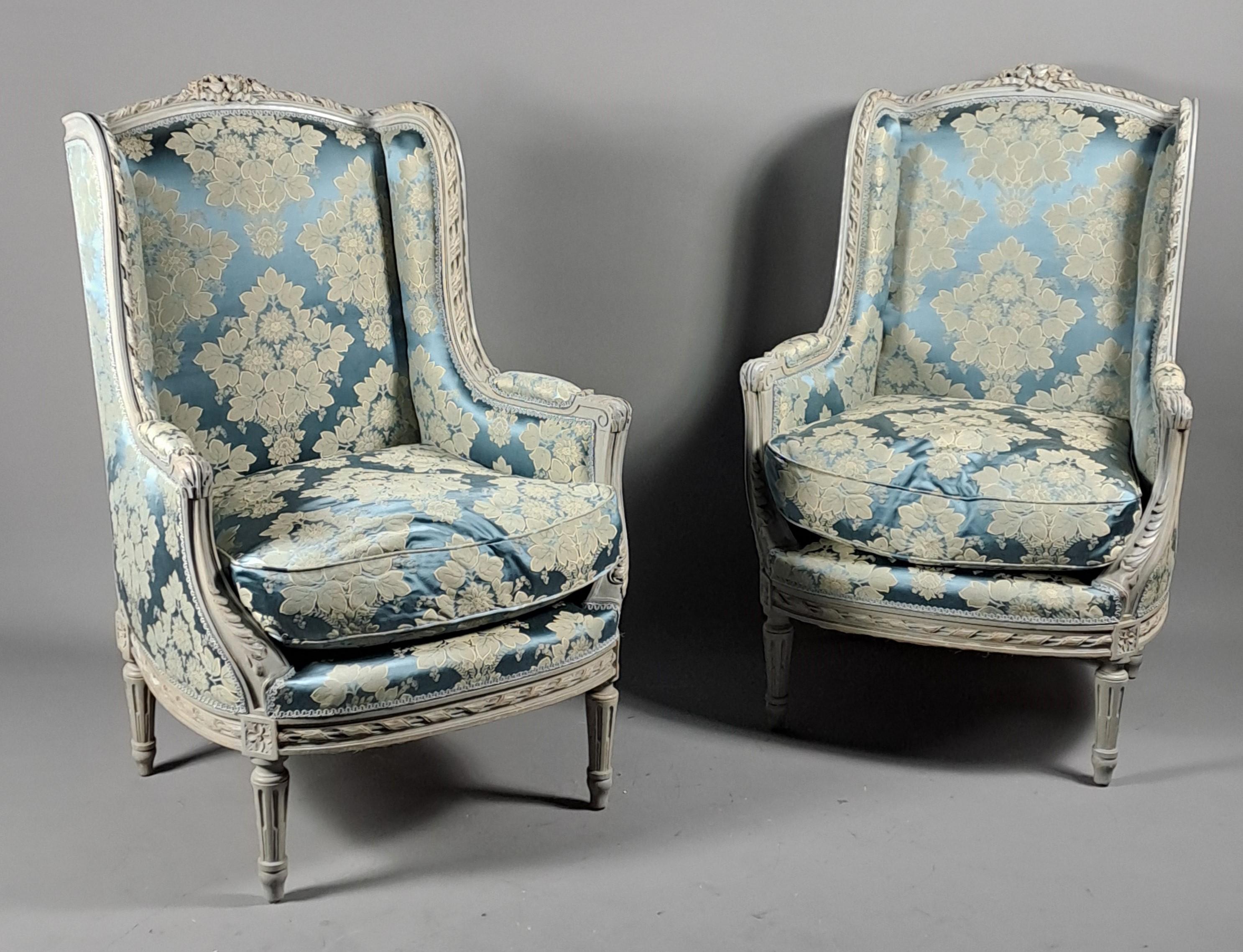 Large Pair Of Louis XVI Style Lacquered Wood Wing Chairs in vendita 4